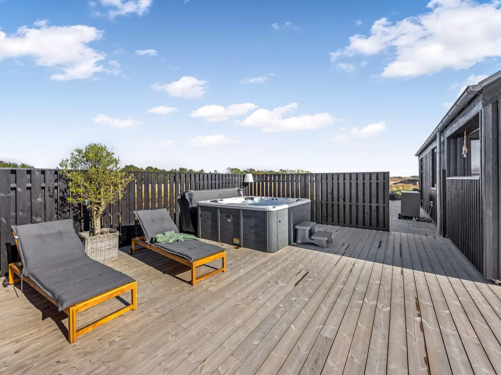 "Stenkil" - 1.2km from the sea-Outside