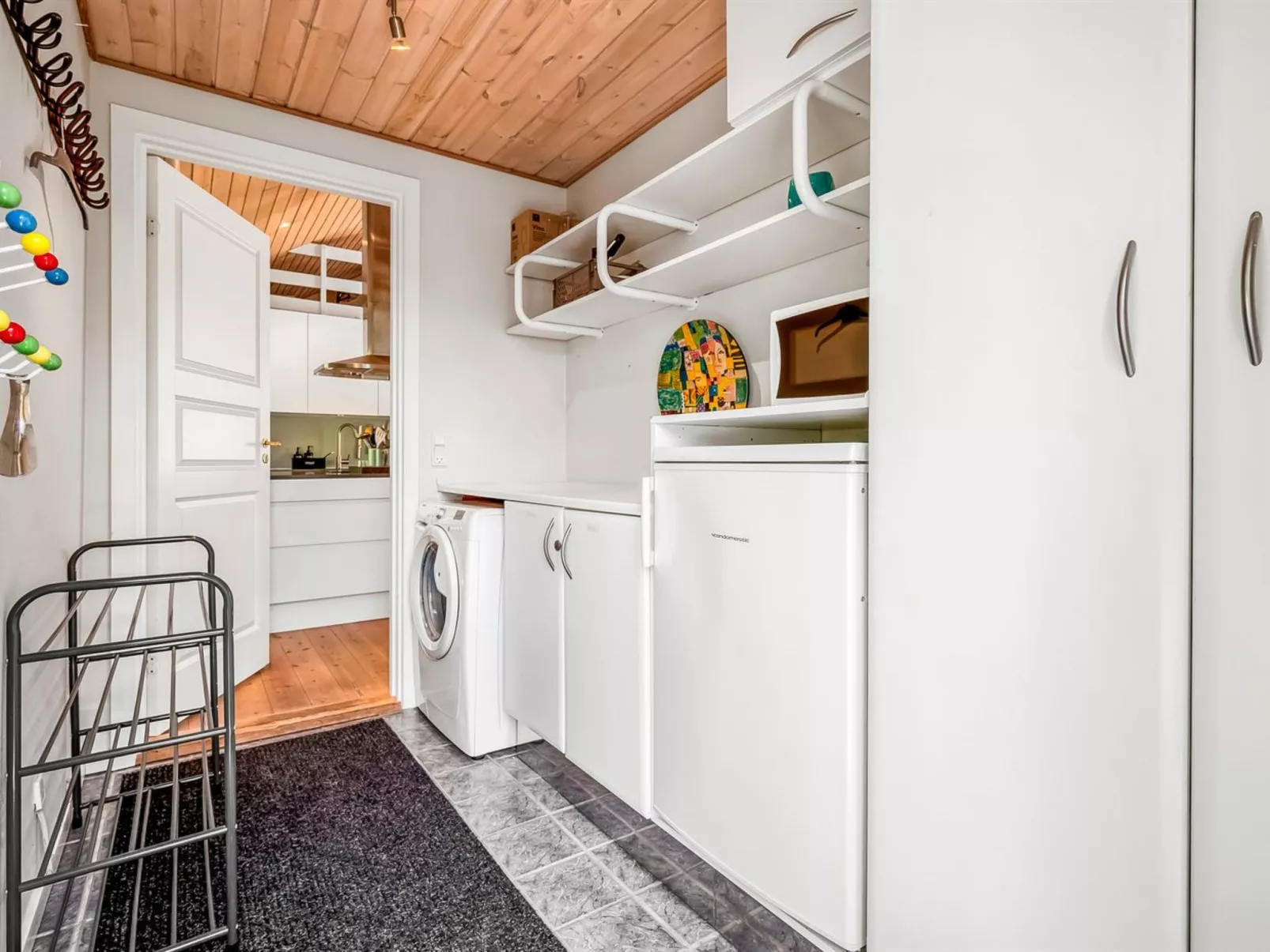 "Hellin" - 175m from the sea-Inside