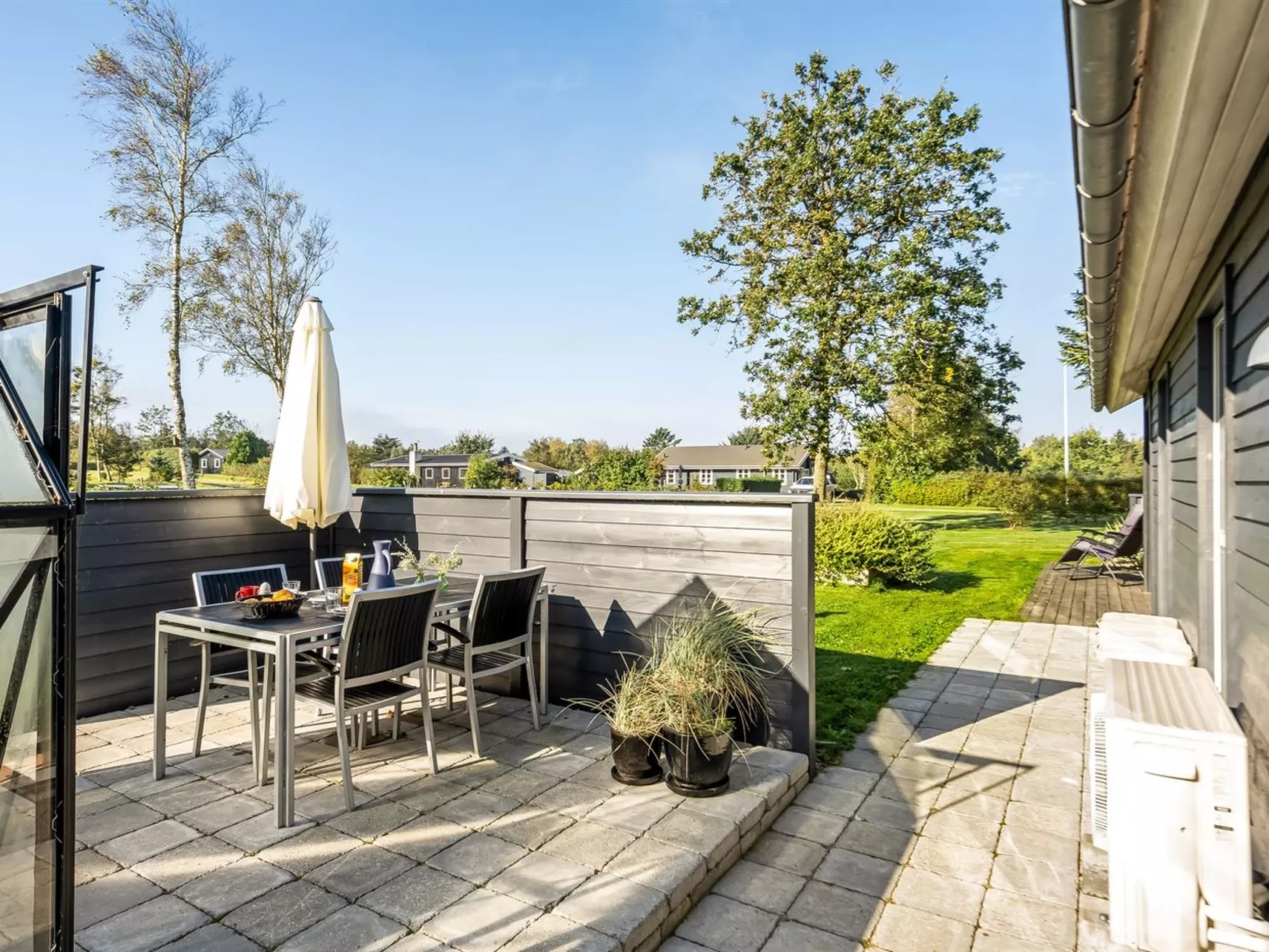 "Carlina" - 700m to the fjord-Outside