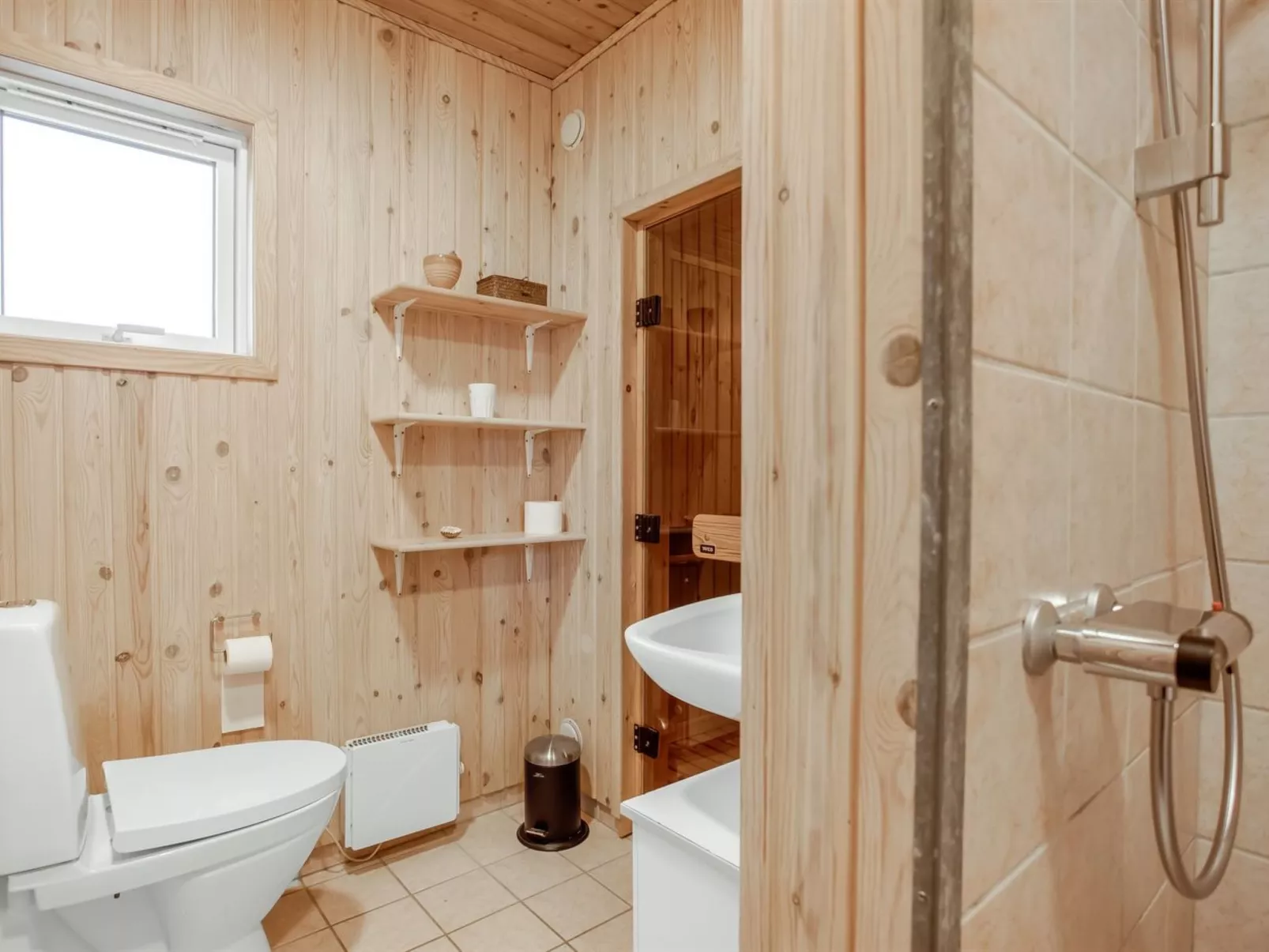 "Cate" - 900m from the sea-Inside