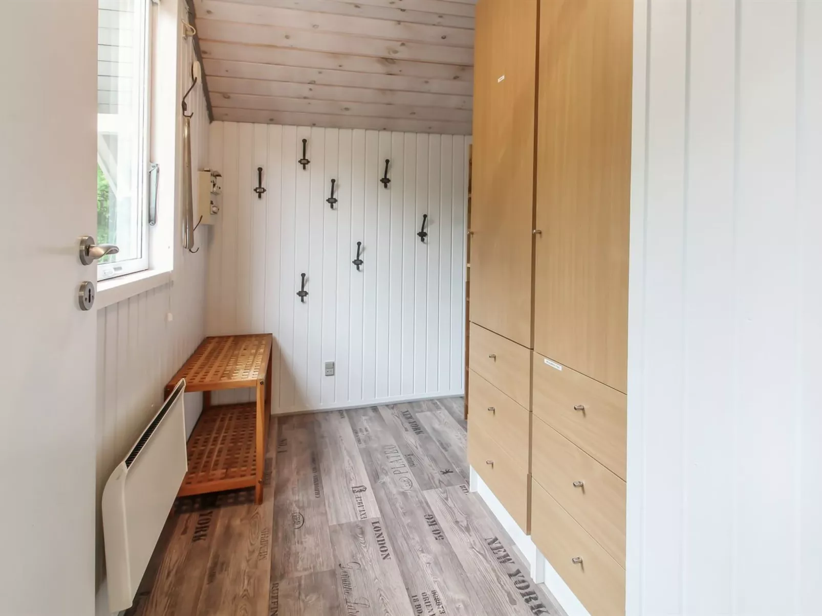 "Lenya" - 33km from the sea-Drinnen