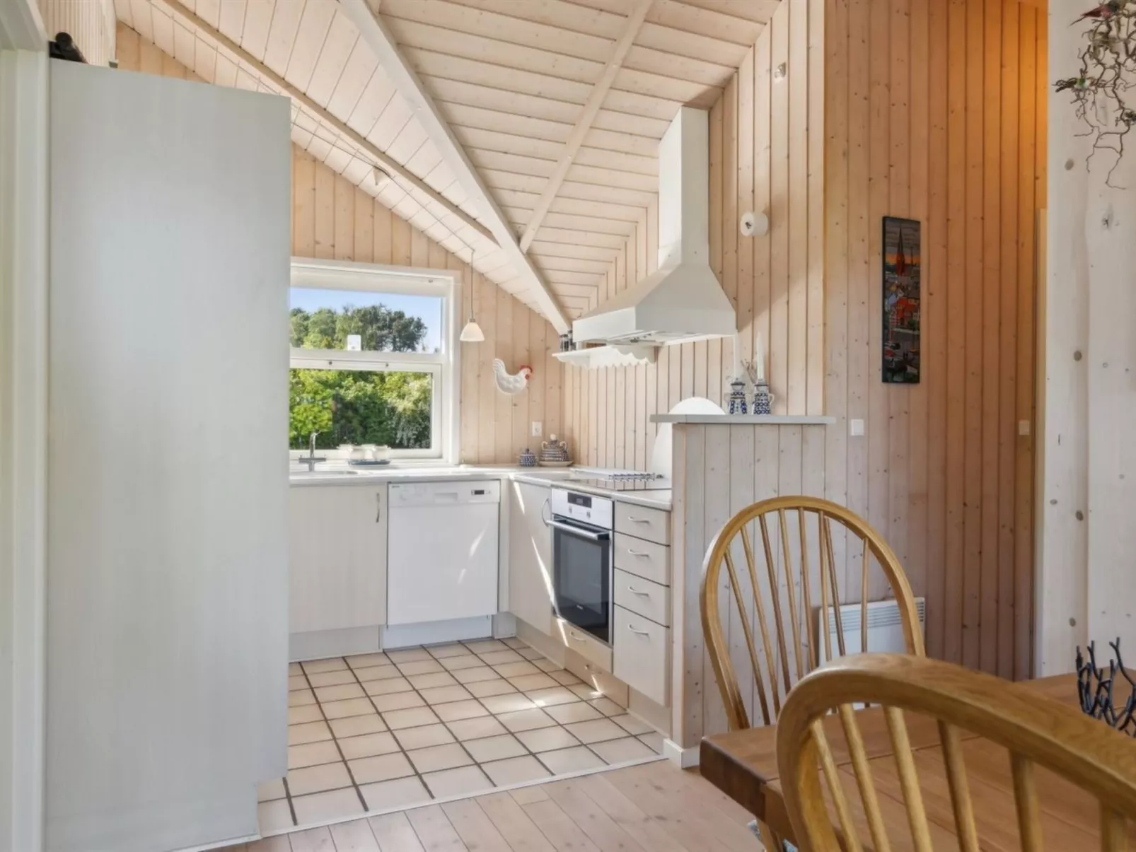 "Sukie" - 100m from the sea-Inside