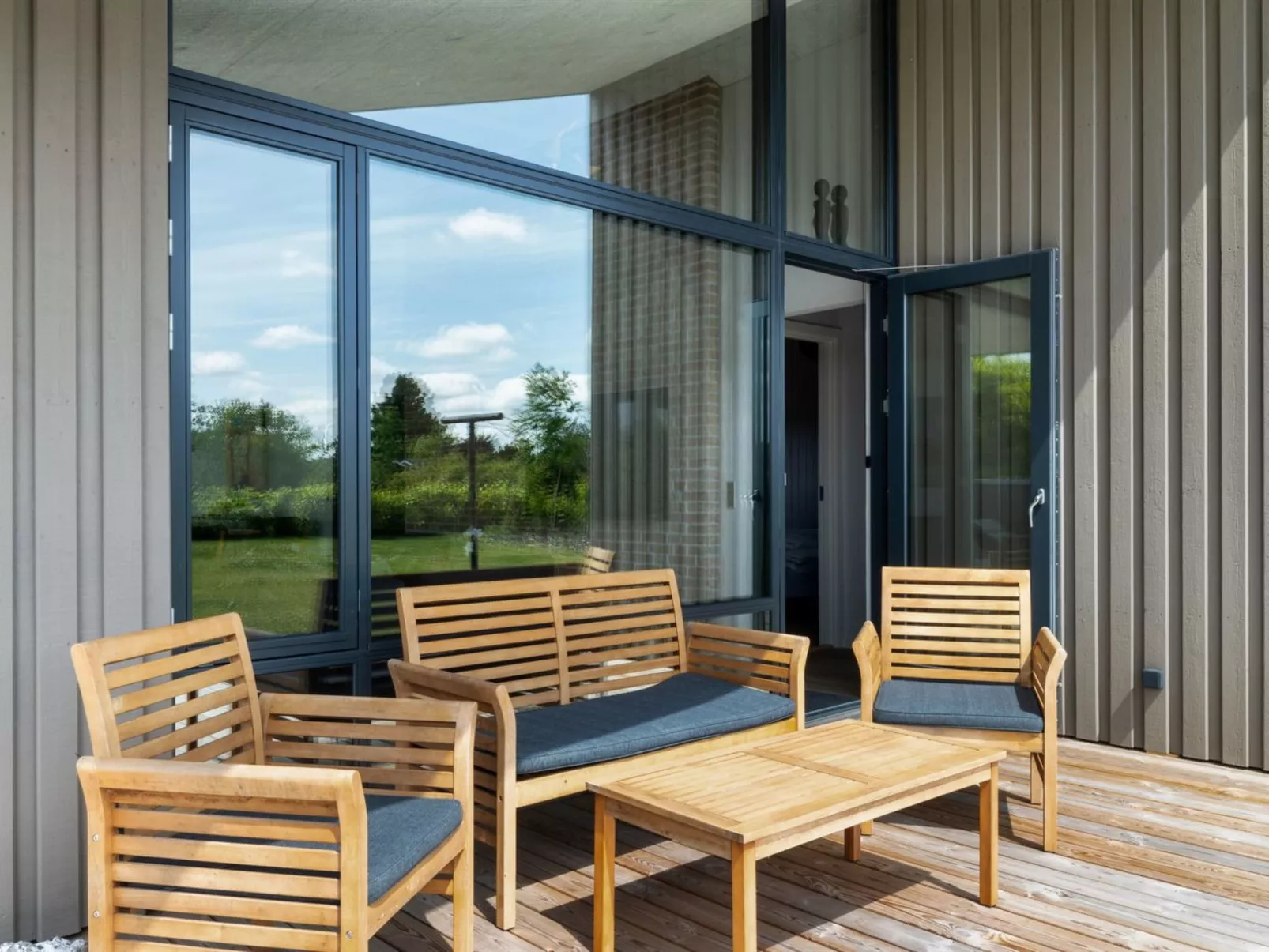 "Tydkil" - 250m from the sea-Draußen