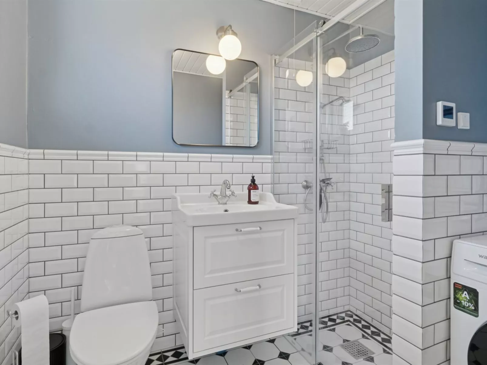 "Kate" - 300m from the sea-Inside