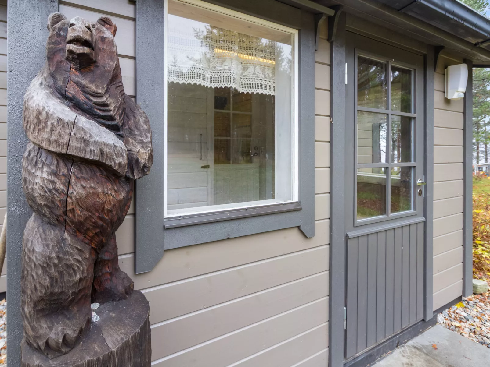 Lystikämän tupa-Dedans