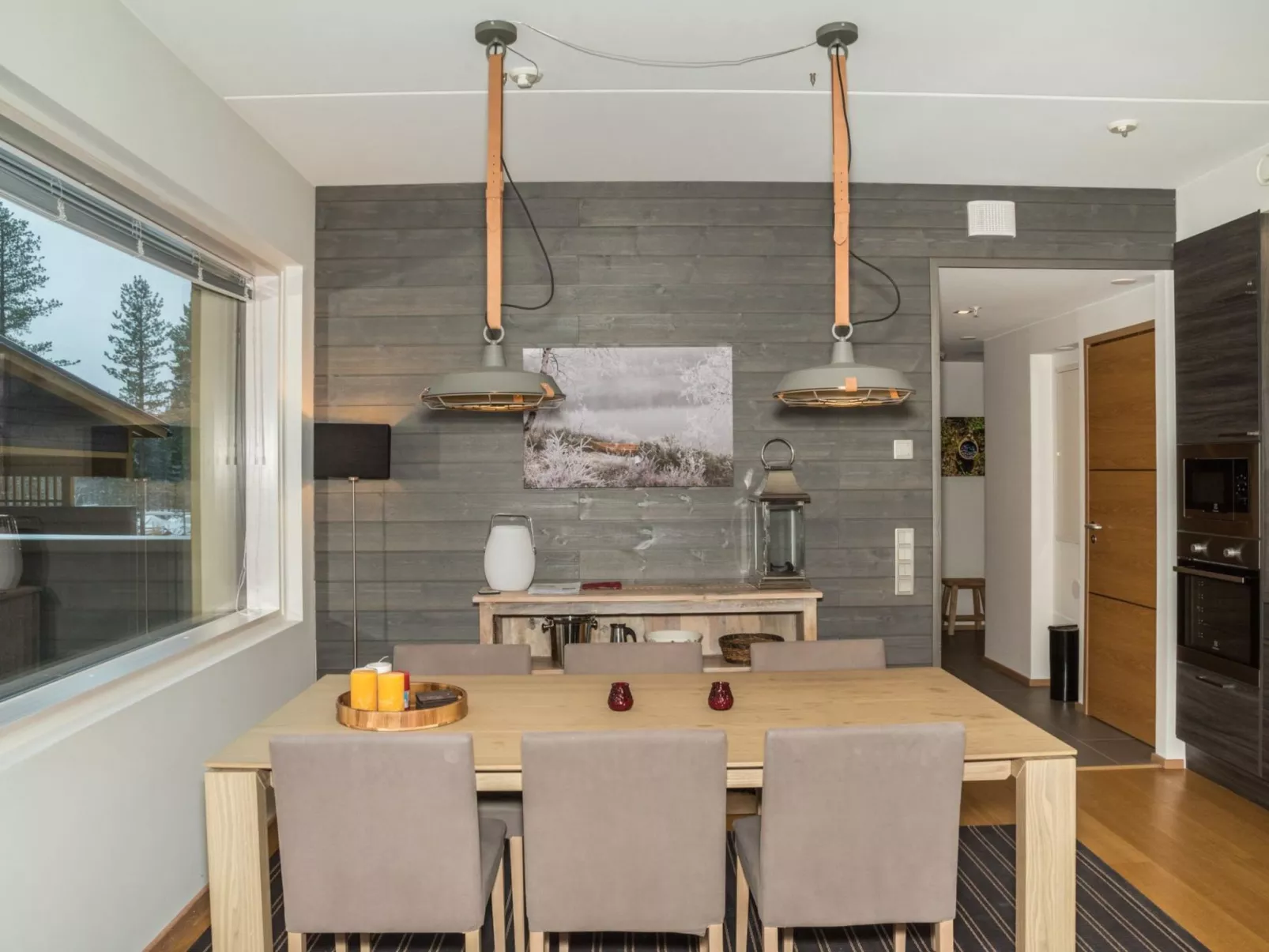 Levi hillside-Drinnen