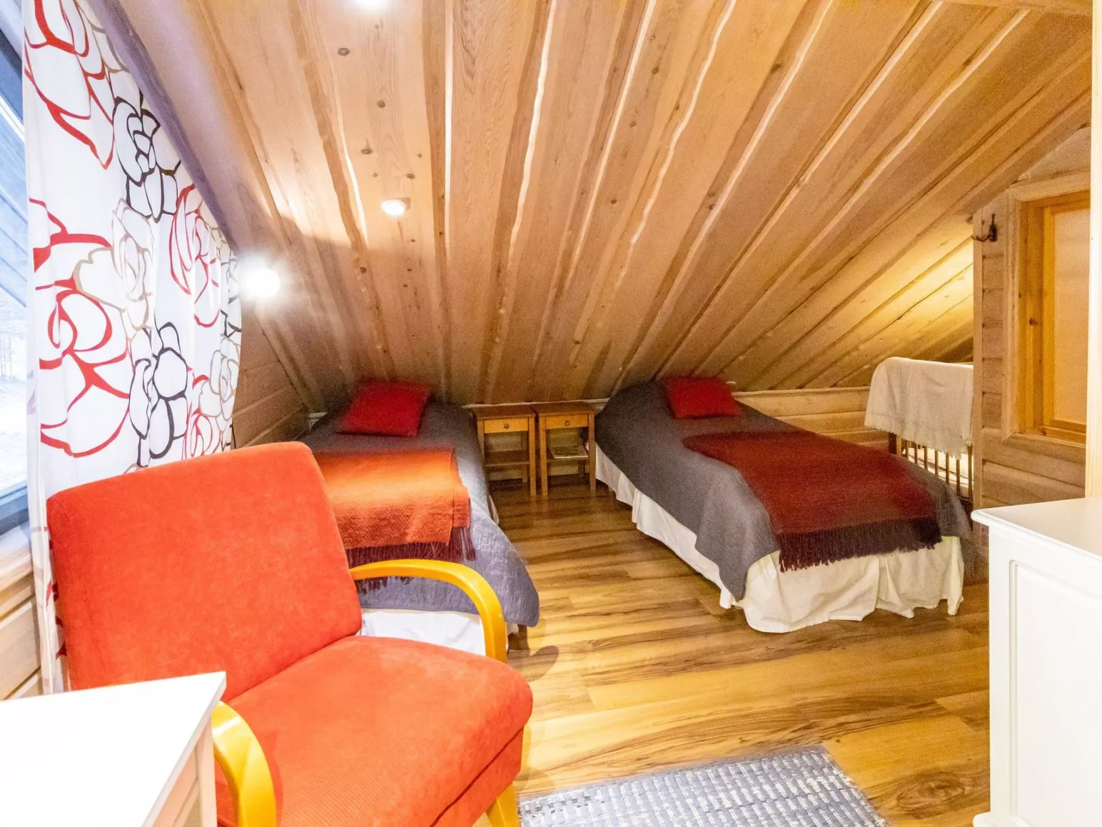 Pyhänkarhu 1-Drinnen