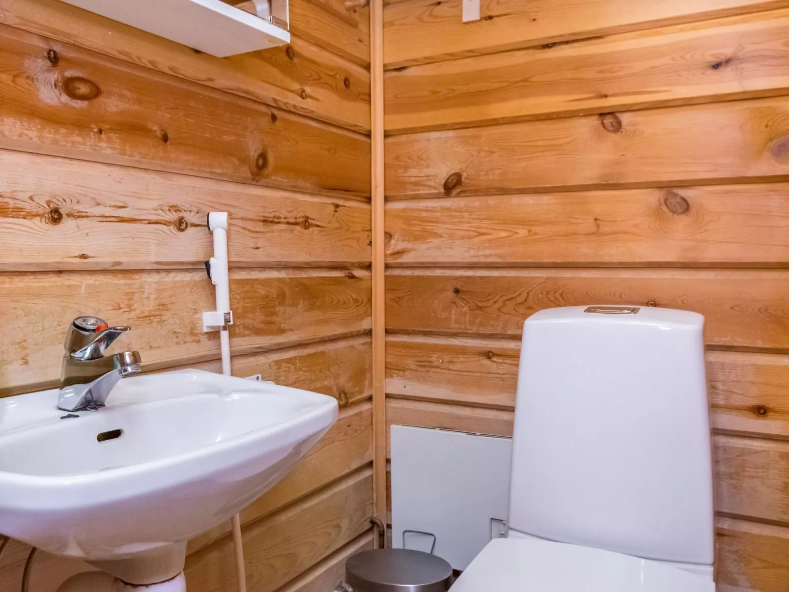 Pyhä-vuonelo-Inside