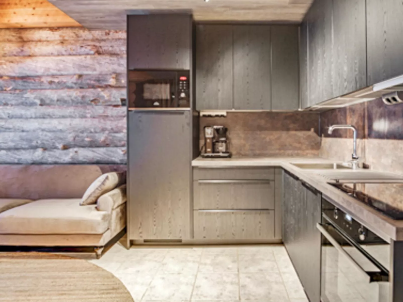 Joikupirtti b-Dedans