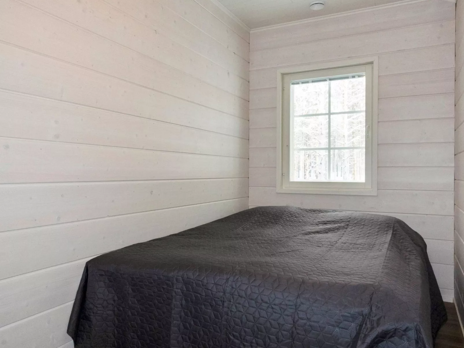 Levin ahmahovi 2b-Dedans