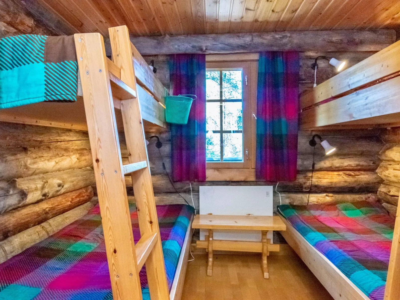 Kiilopalkinen-Inside