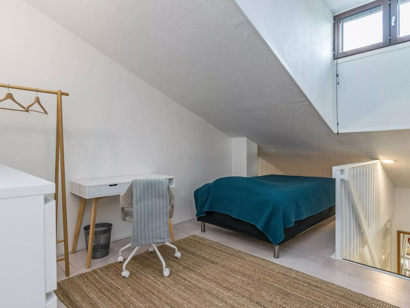 Saarihely a1-Drinnen