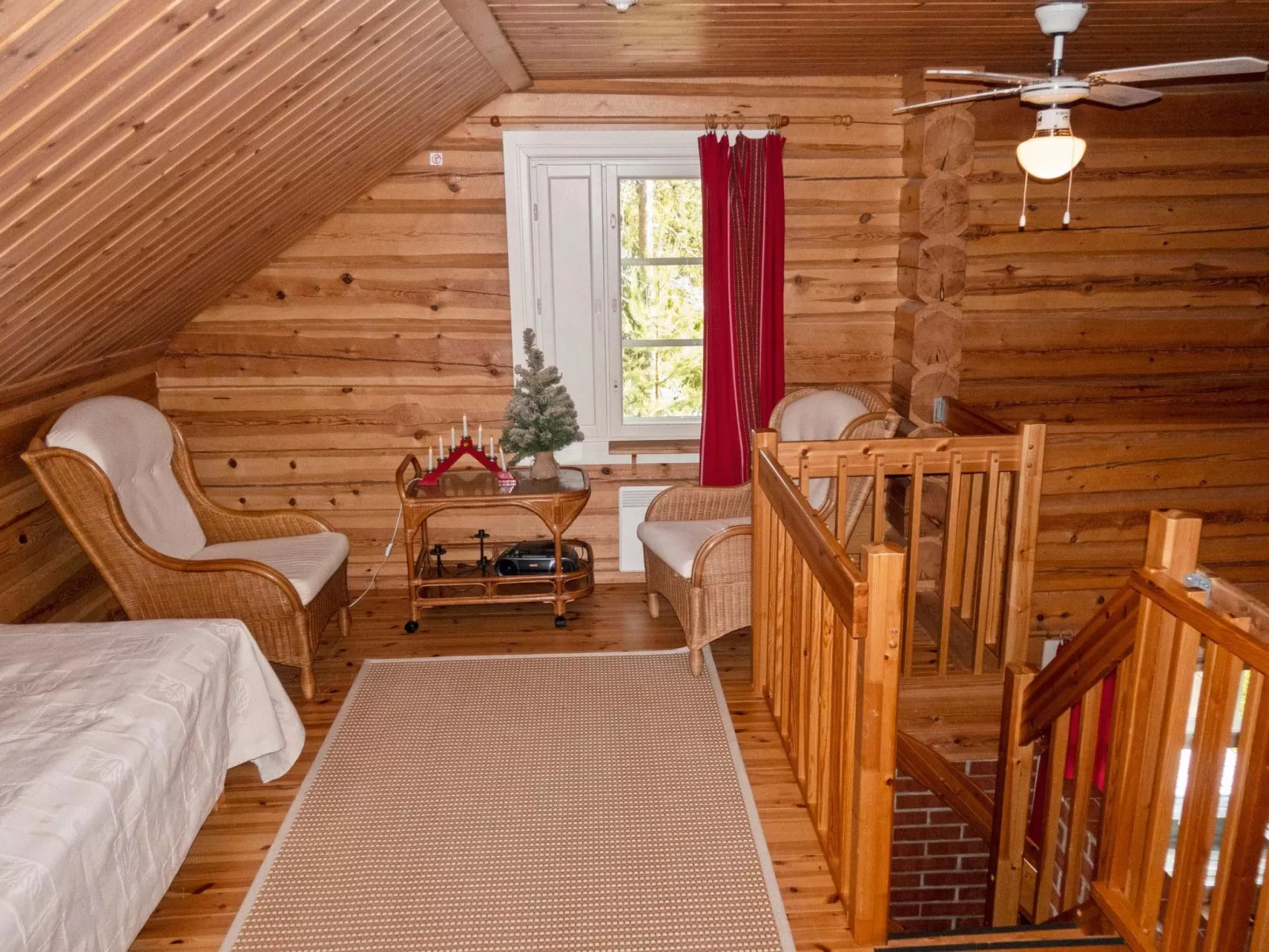 Joulupukin mökki-Dedans