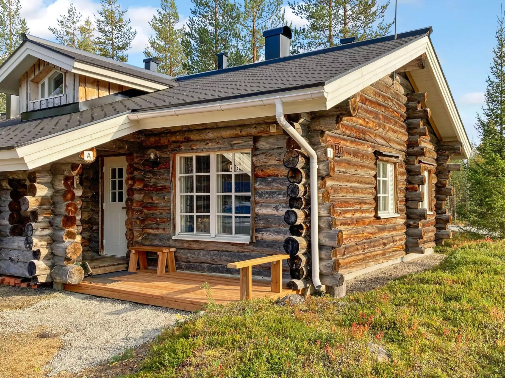 Lomaylläs a 13 / hotellintie 1 a-Drinnen