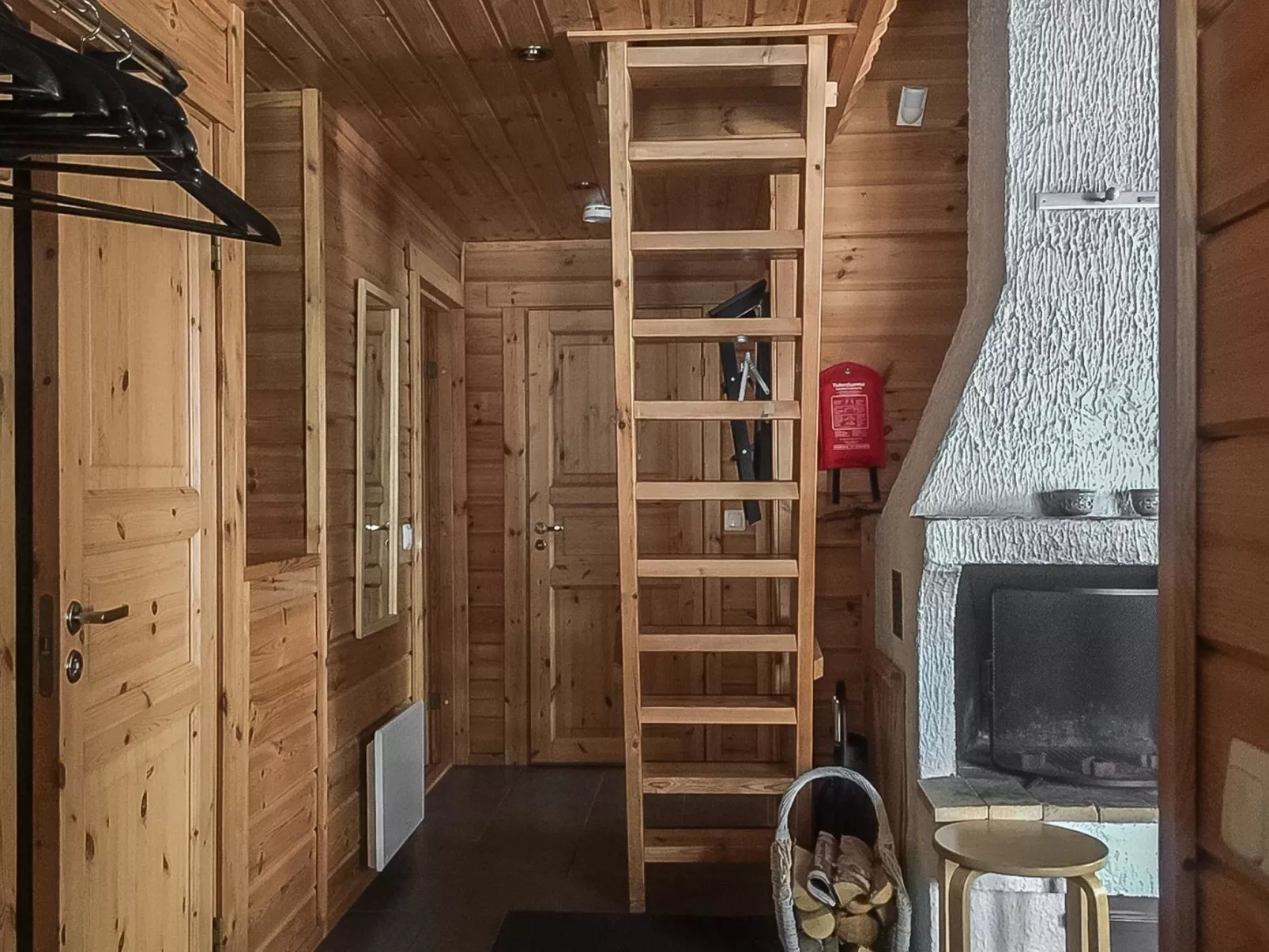 Lomaylläs b26 /palovaarankaarre 8 a-Dedans