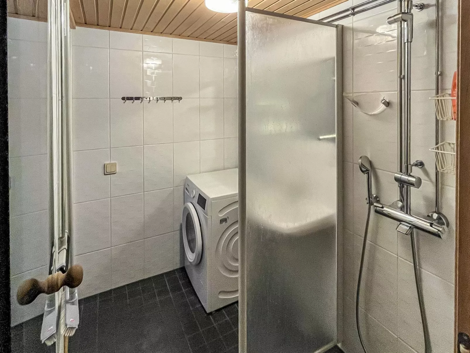 Ylläskakkonen b9-Drinnen