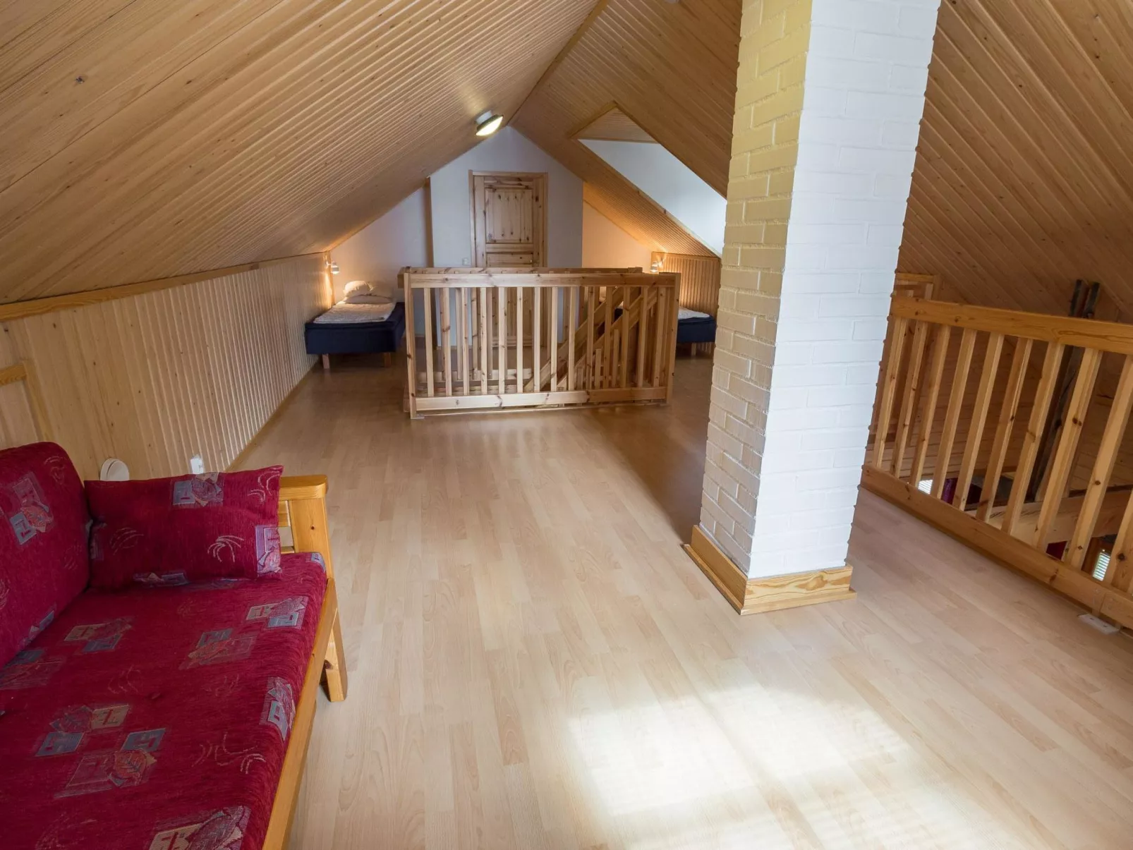 Teerentie / poronpesä (g20)-Inside