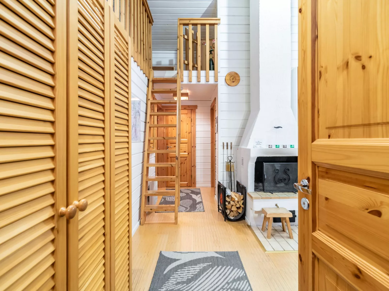 Lomaylläs h105 / pistopolku 2a-Inside