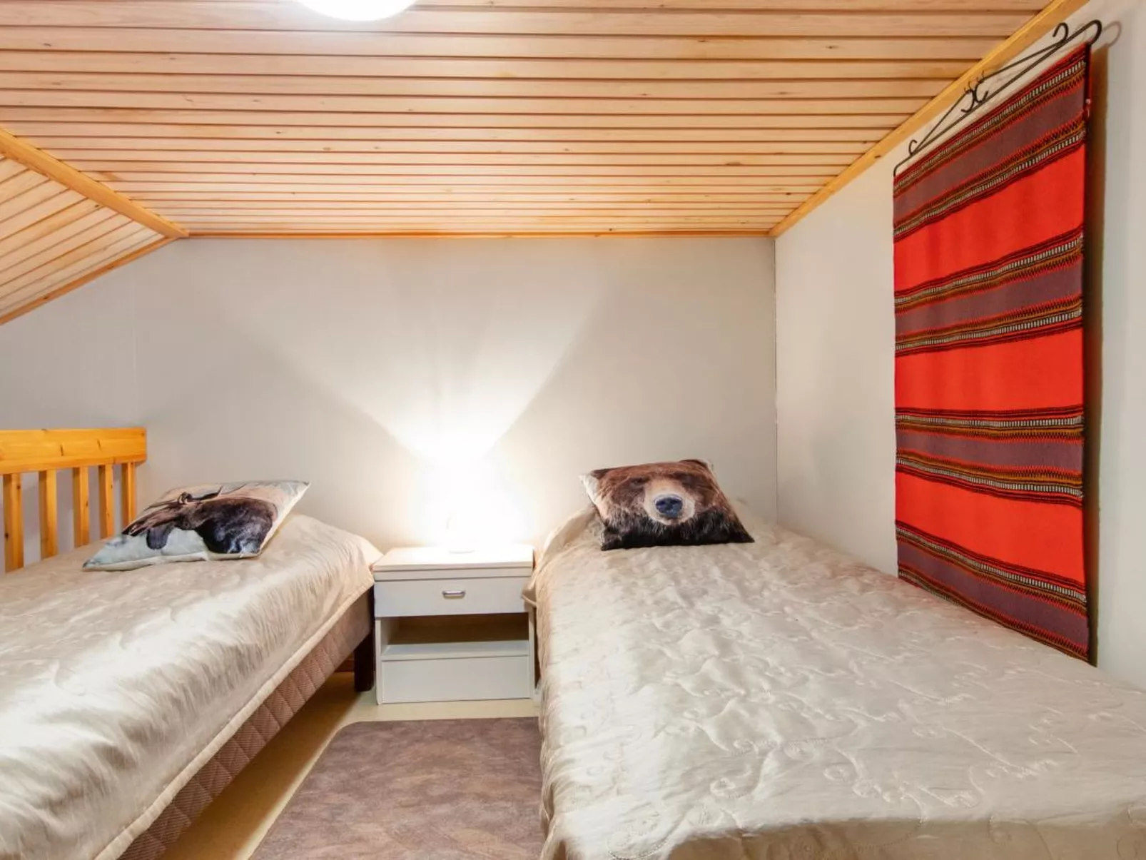 Korpipalo (ent. yllästunnelma 2 b 7)-Dedans