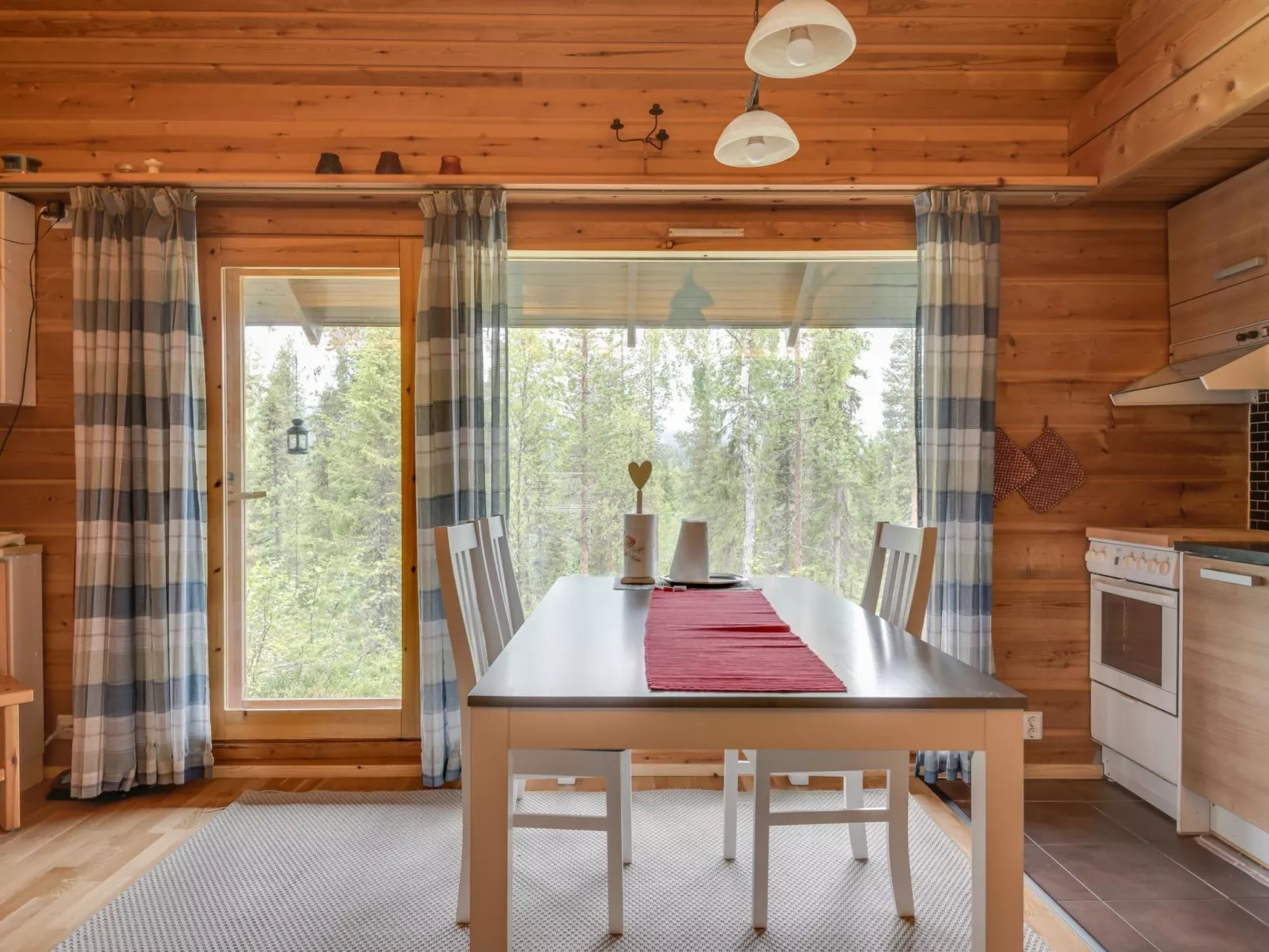 Neljä vuodenaikaa a1/karpalo-Drinnen