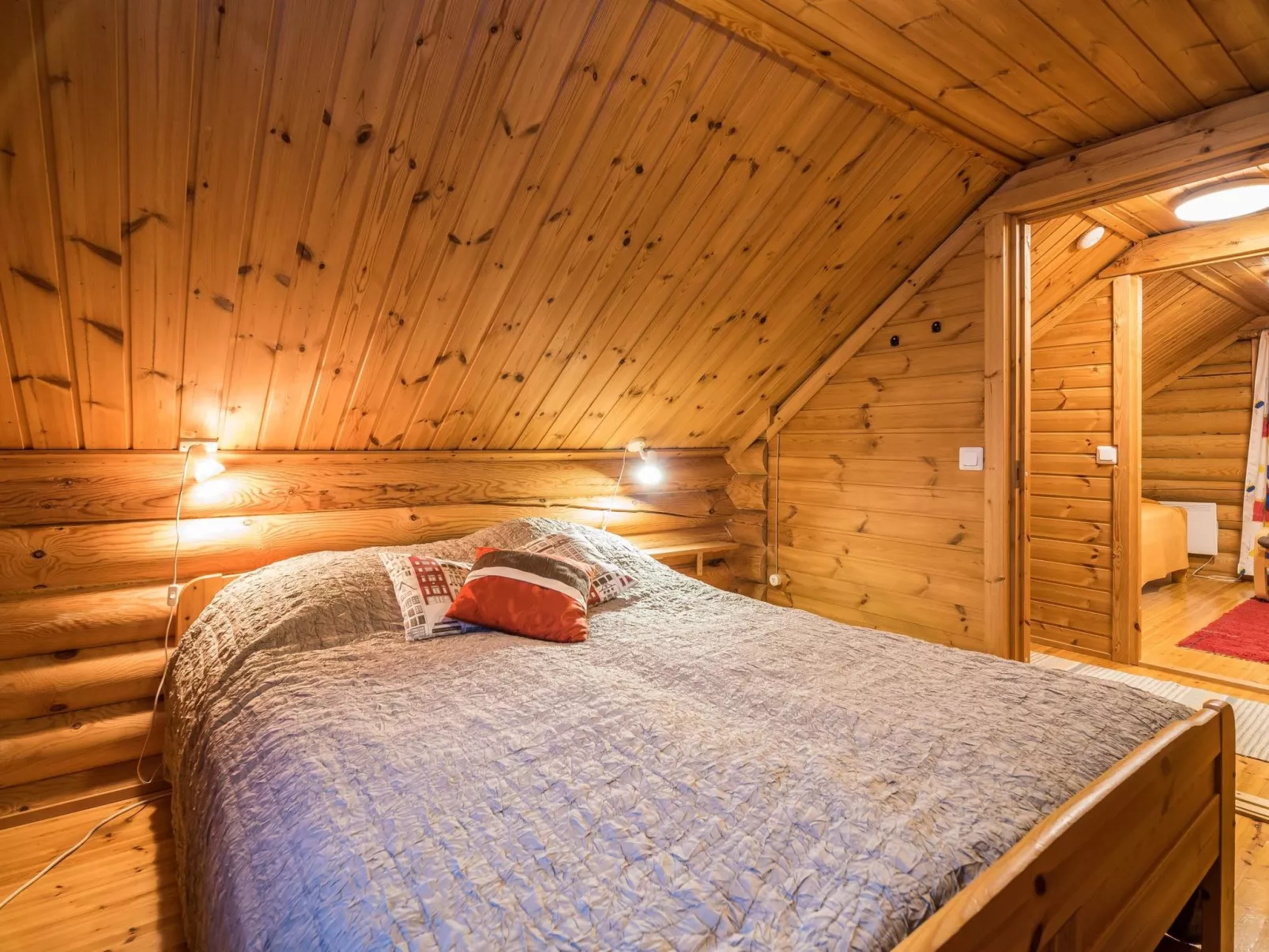 Kuukkelintupa 1-Drinnen