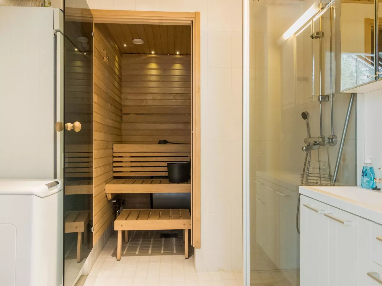 Sointuilevi j 38-Inside