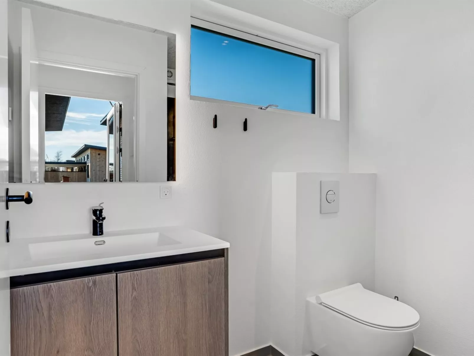 "Ilze" -  from the sea-Drinnen