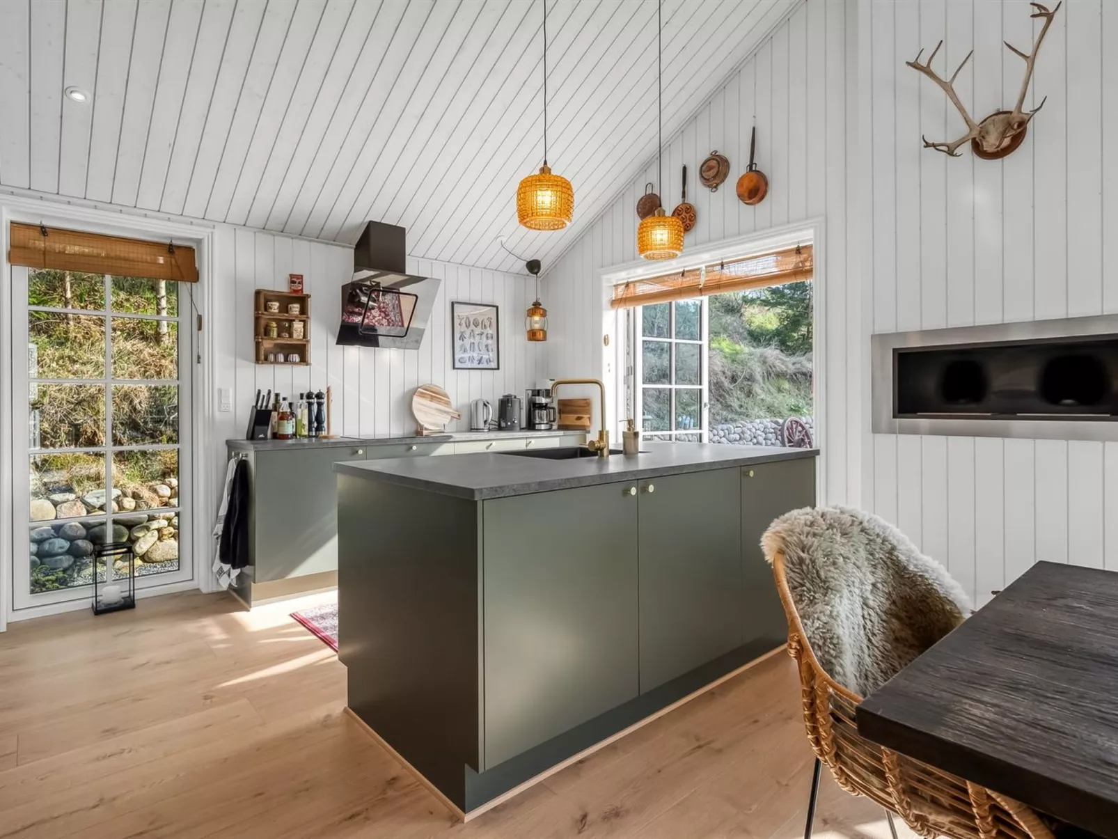 "Blek" - 2.8km from the sea-Inside