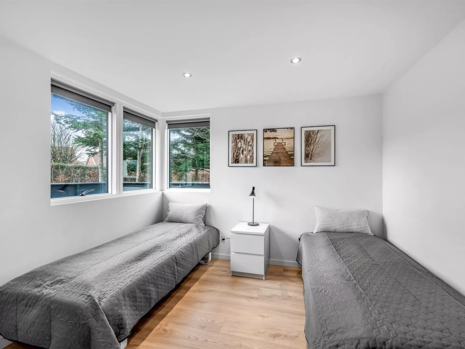 "Carlie" - 250m to the fjord-Inside