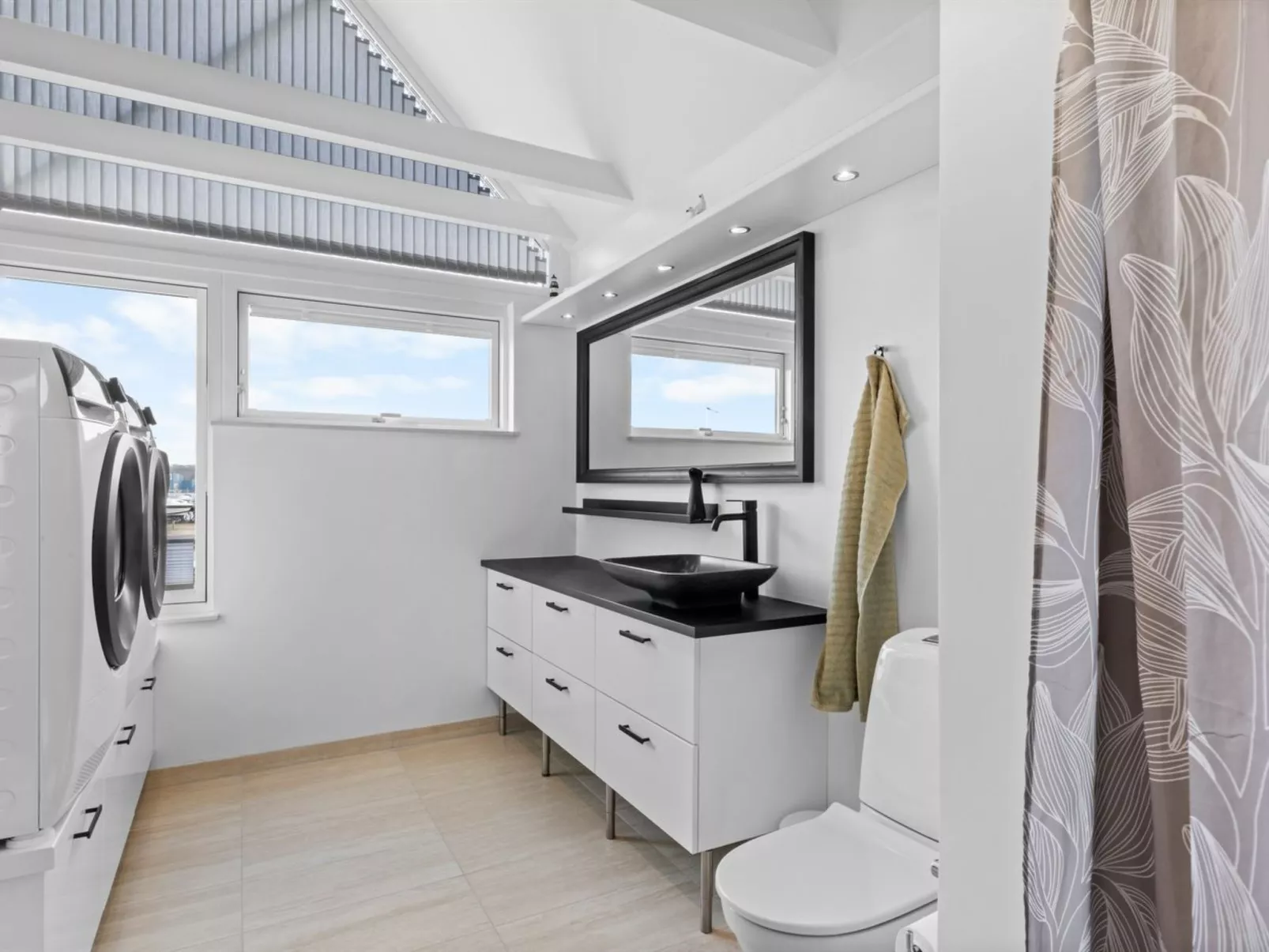 "Claudine" - 90m from the sea-Drinnen