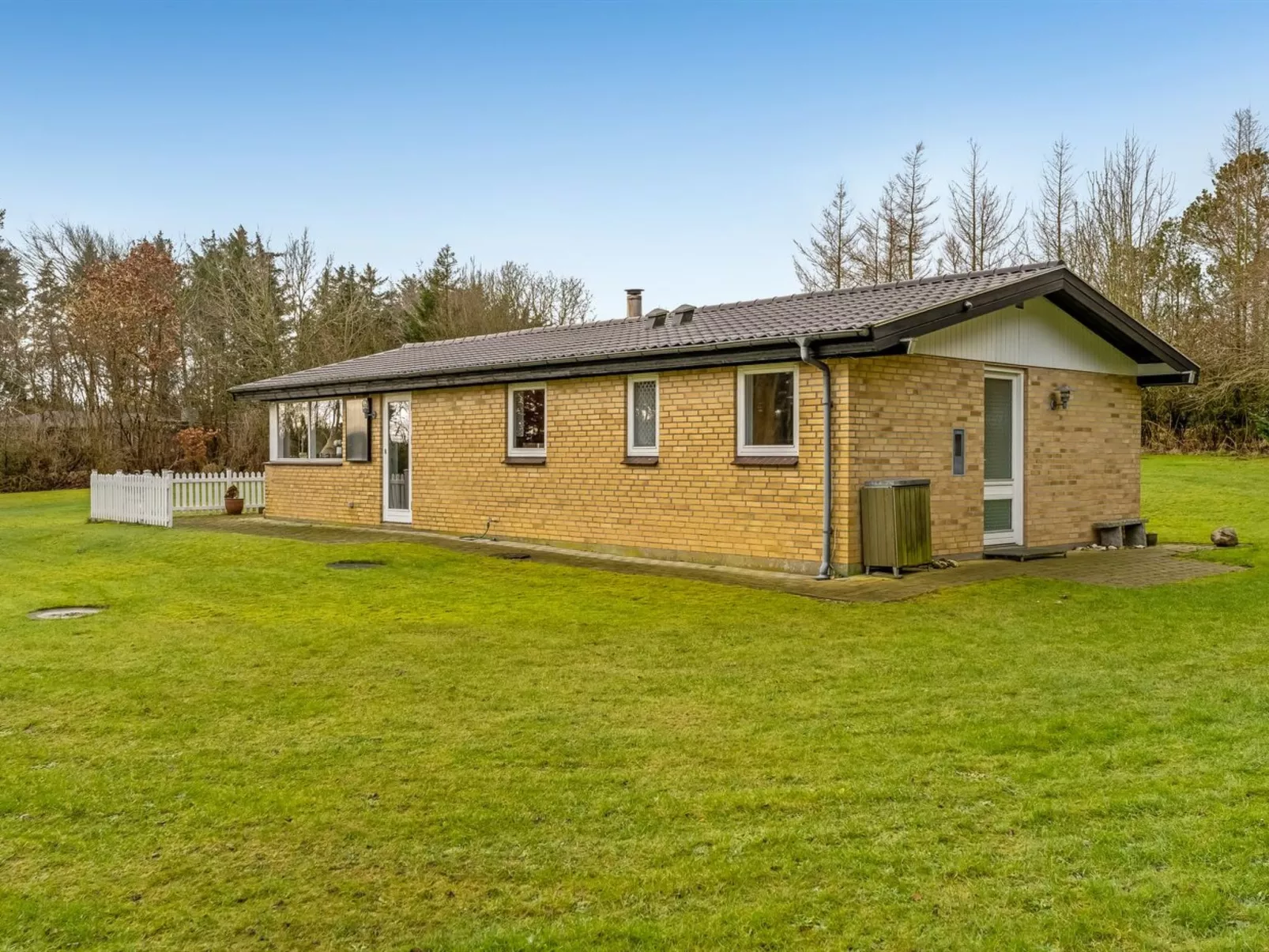 "Marika" - 400m to the fjord-Outside