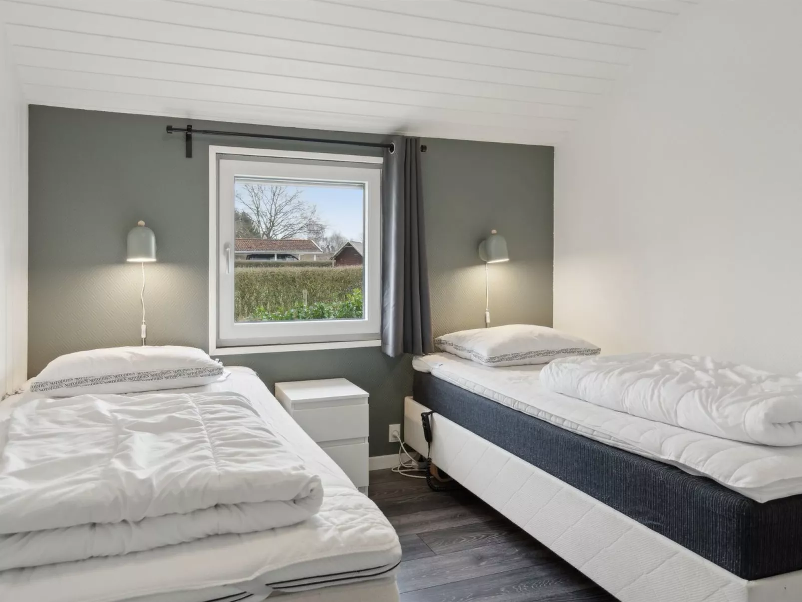 "Akira" - 250m from the sea-Inside