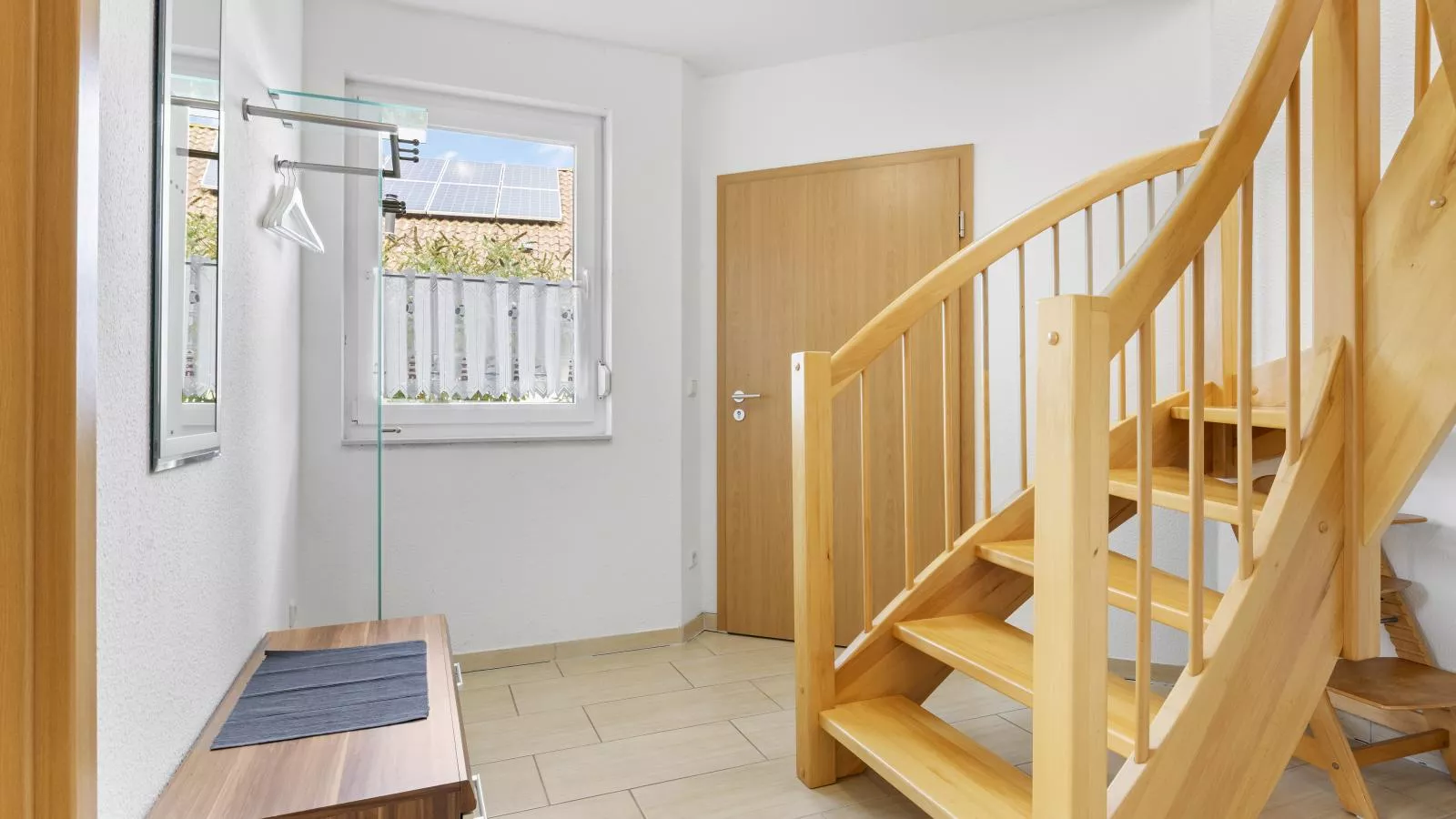 Stranddistel rechts-Empfangshalle