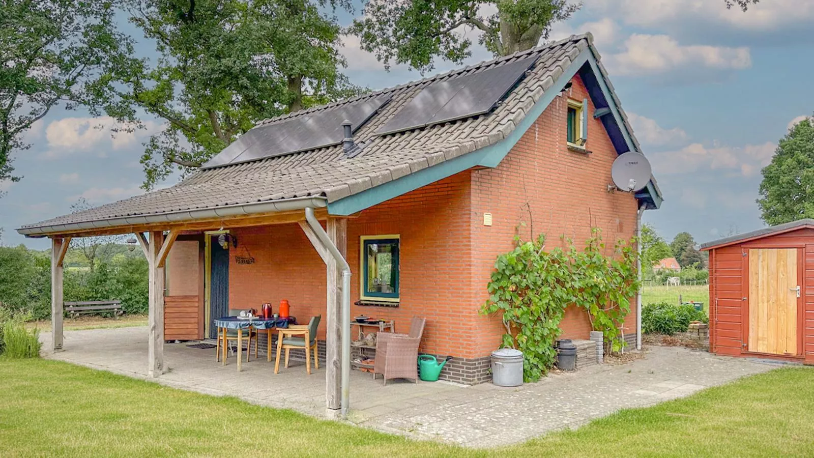 Het Bunt-Exterior in summer