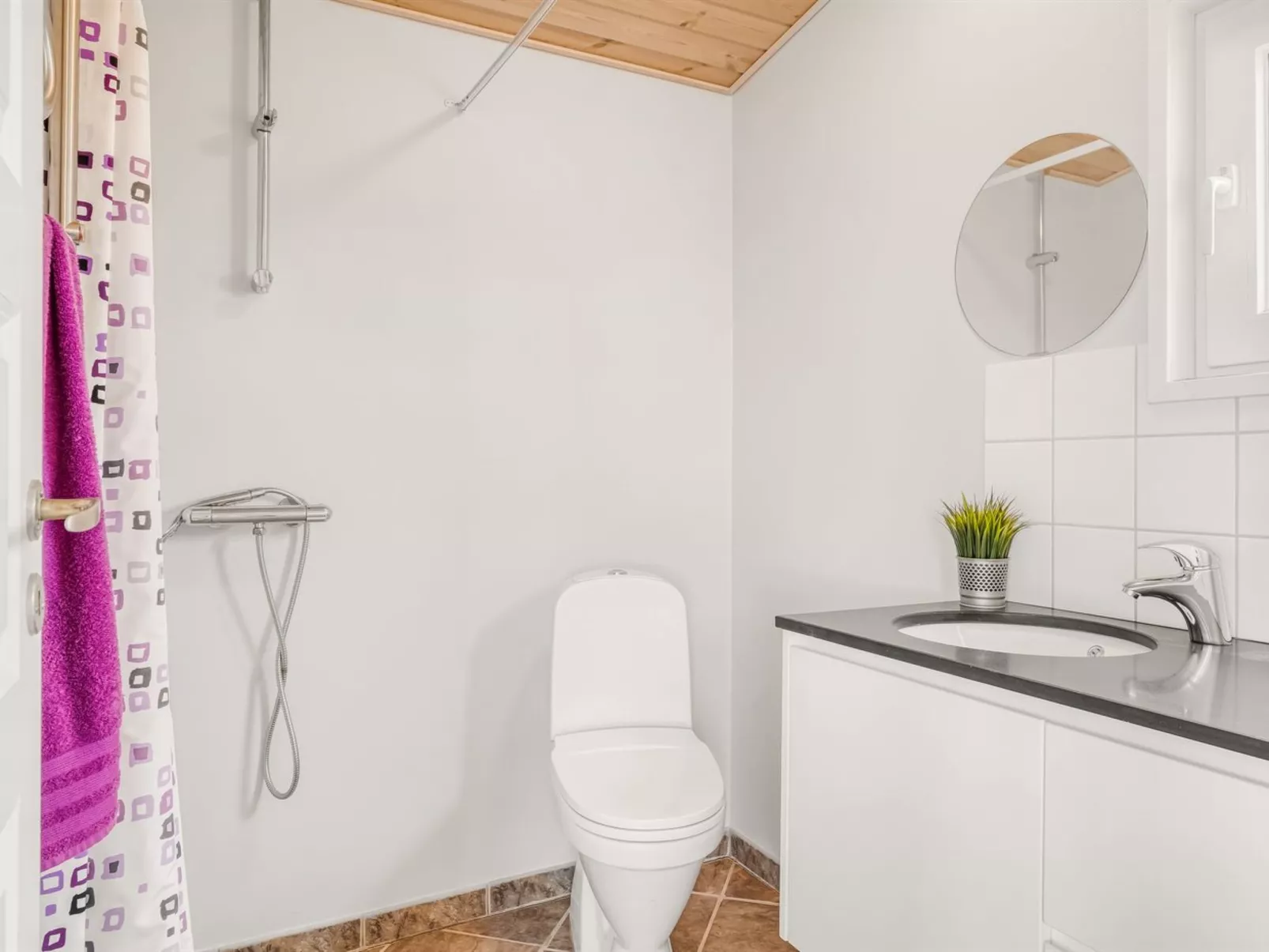 "Nyalle" - 50m to the fjord-Inside