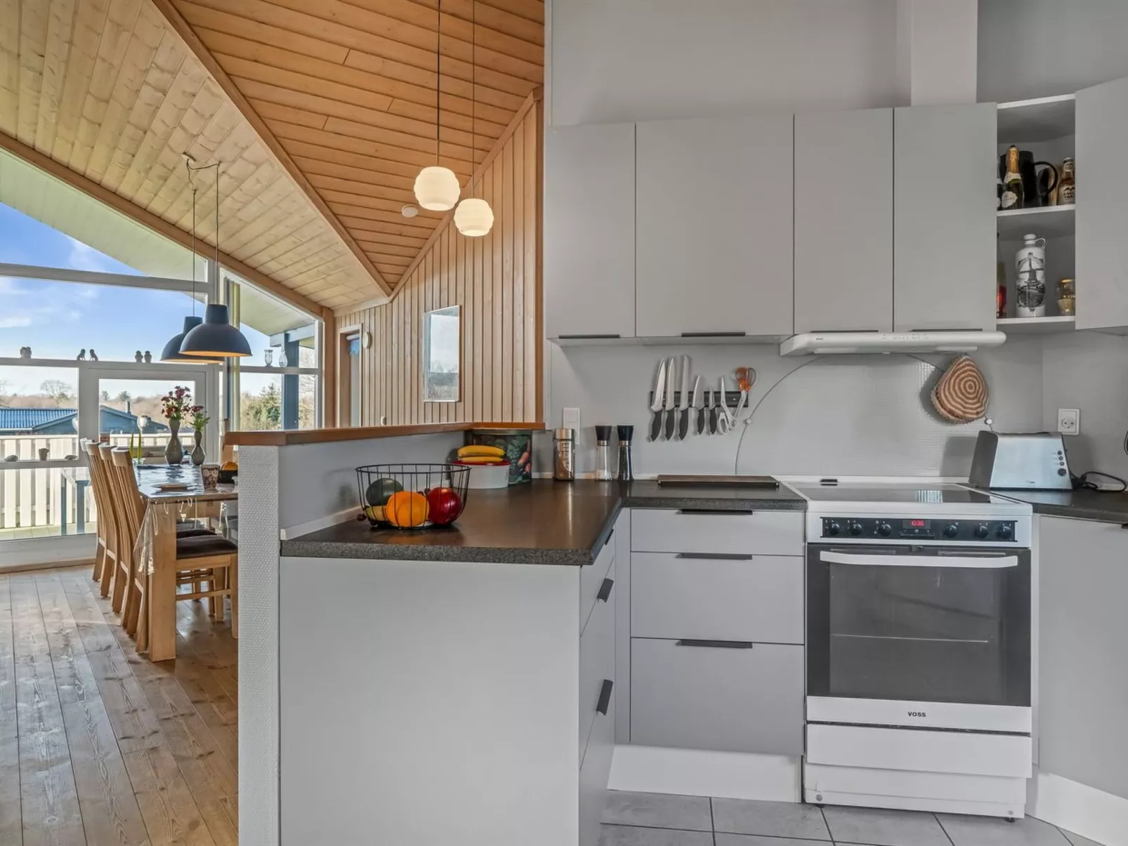 "Anline" - 600m to the fjord-Inside