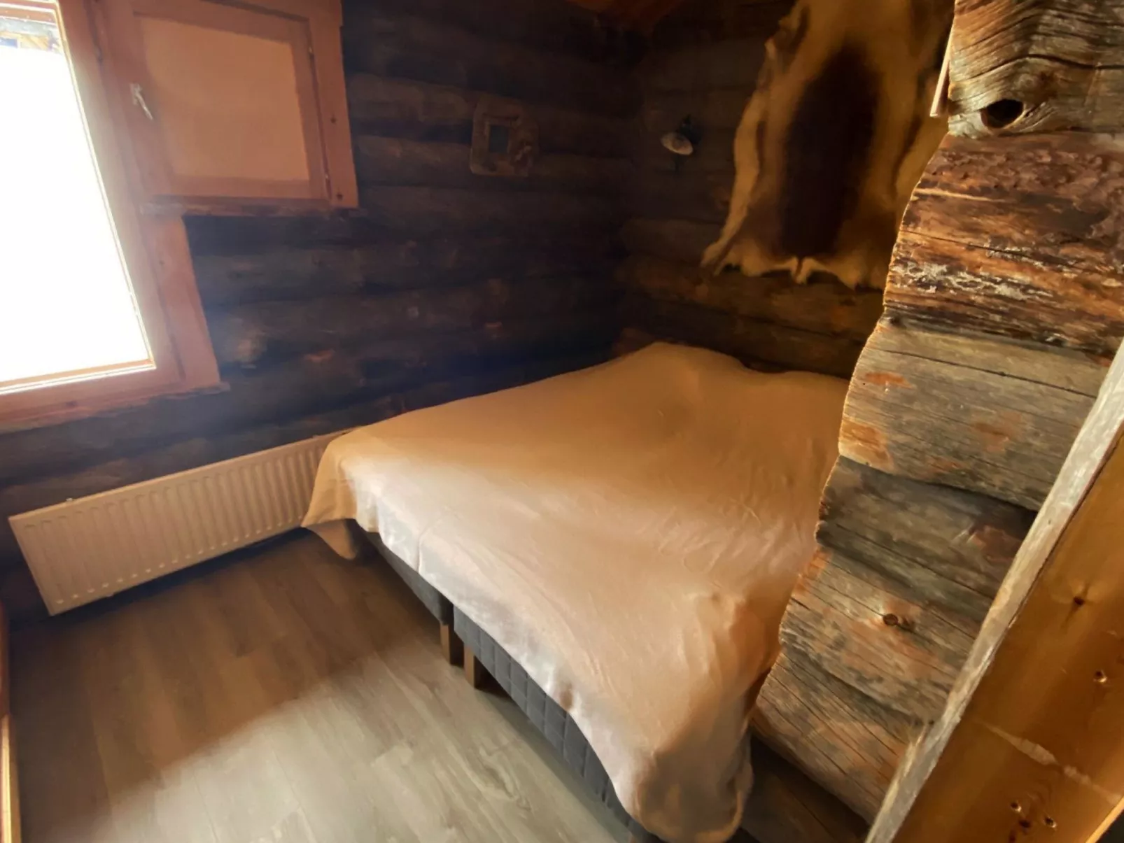 Sallanhelmi a2-Dedans