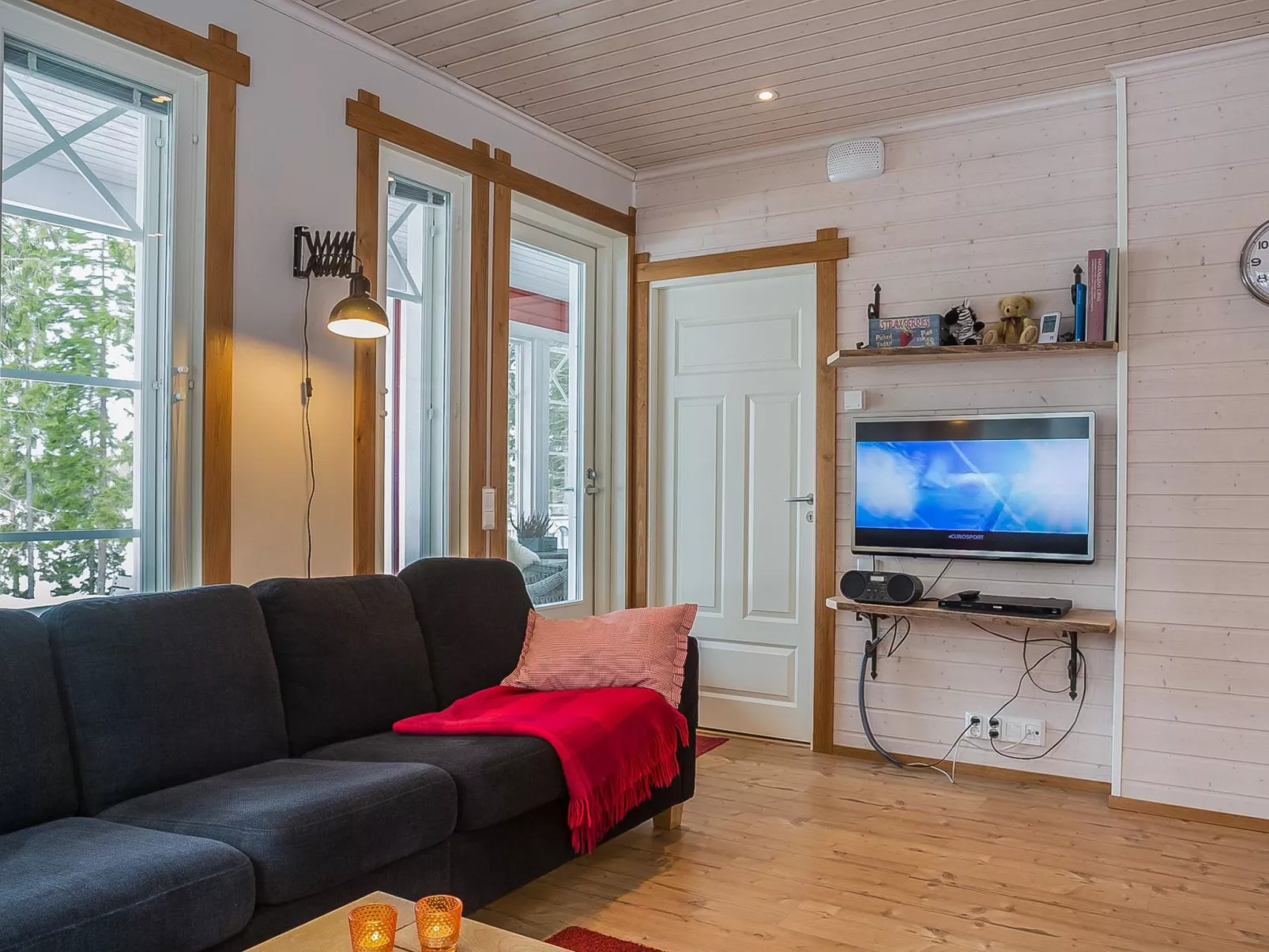 Villa kukkula-Drinnen