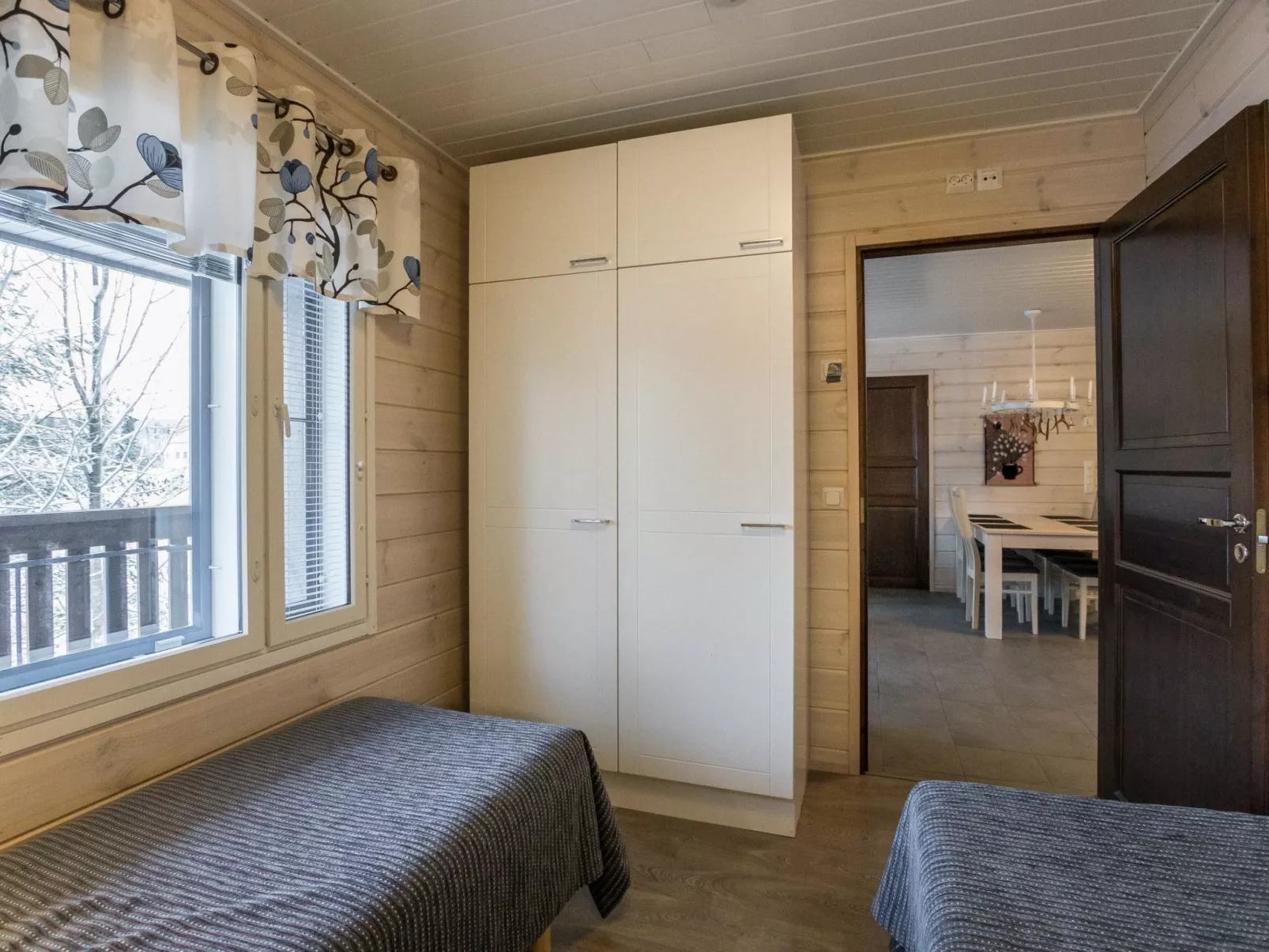 Hil-lak-ka ii as 5-Inside