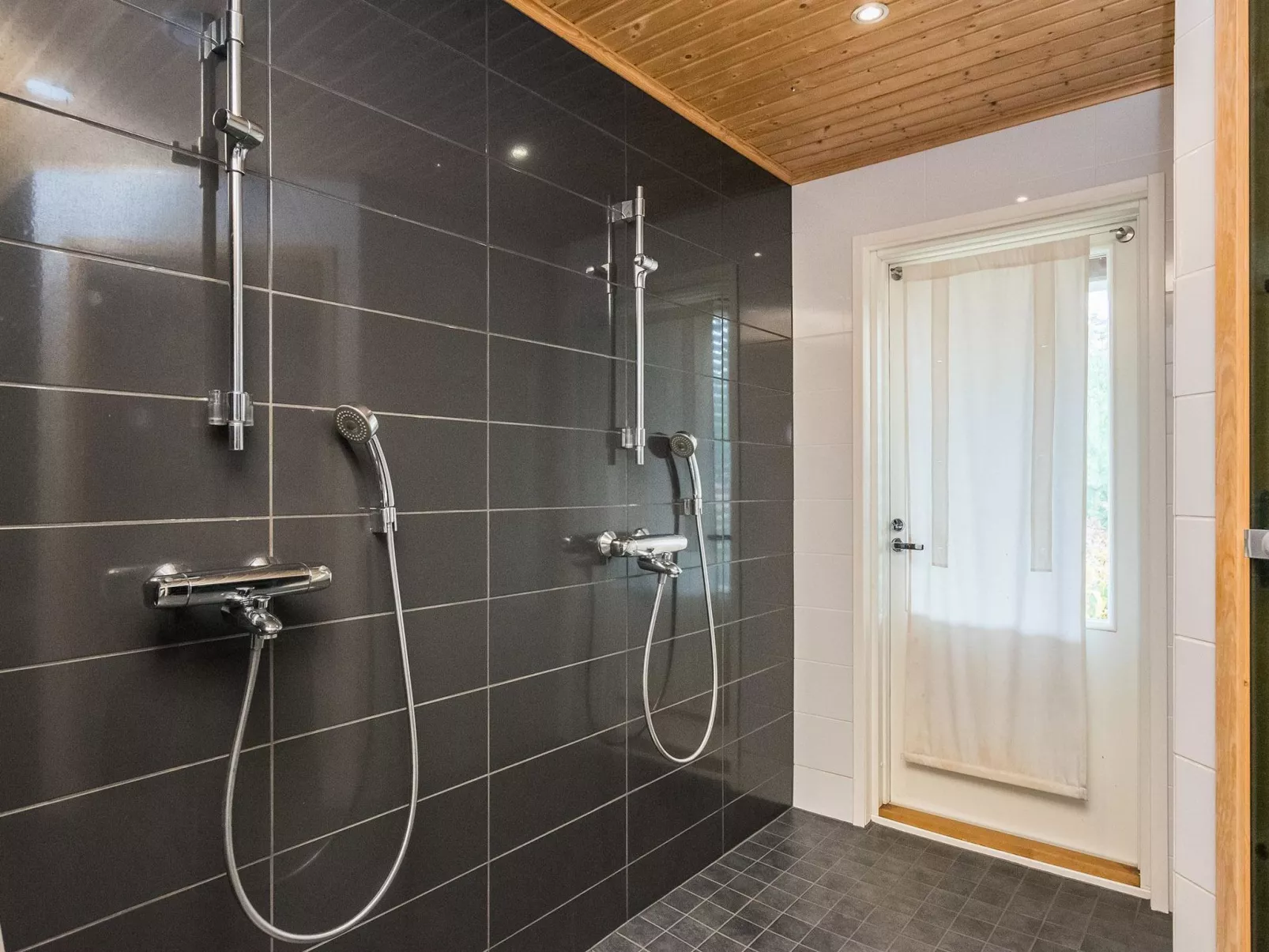 4 seasons b 2-Dedans