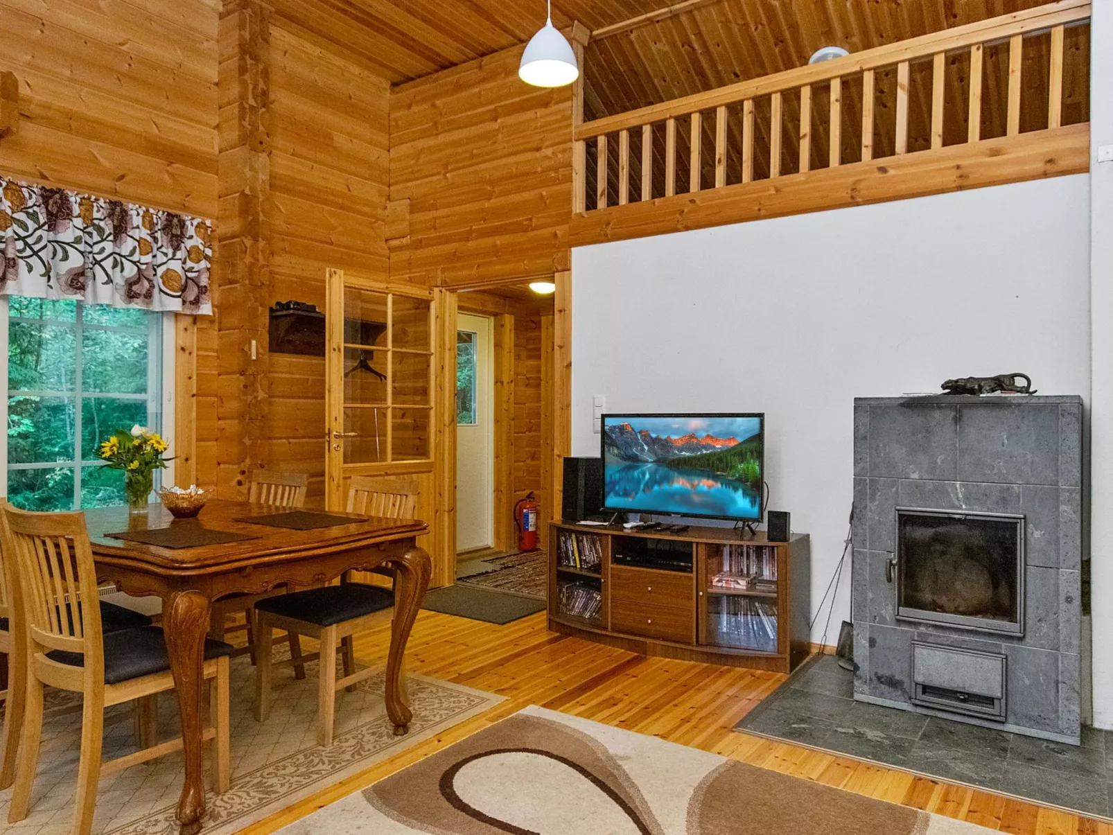 Mökki mikkola-Dedans