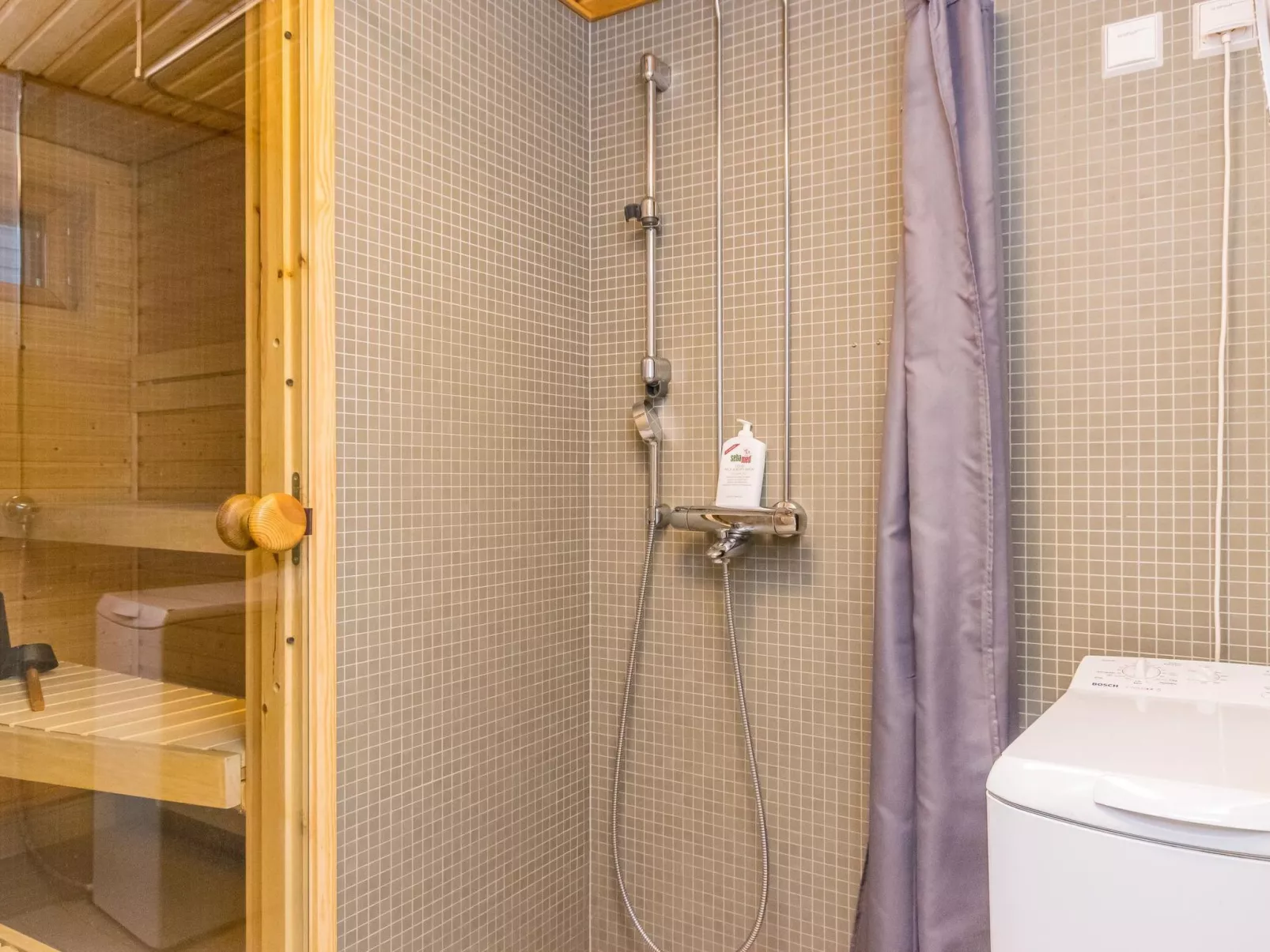 Karhunvartijan linna c22-Drinnen