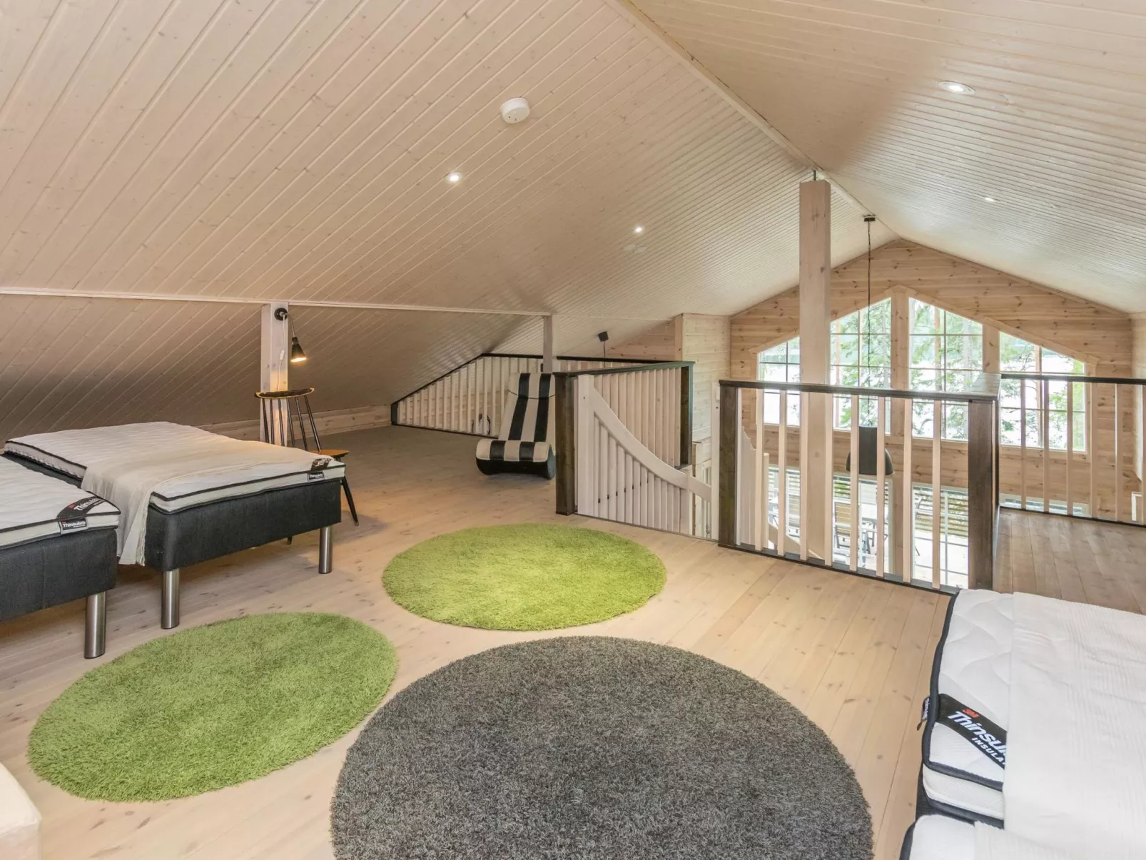 Apilan rauha-Drinnen