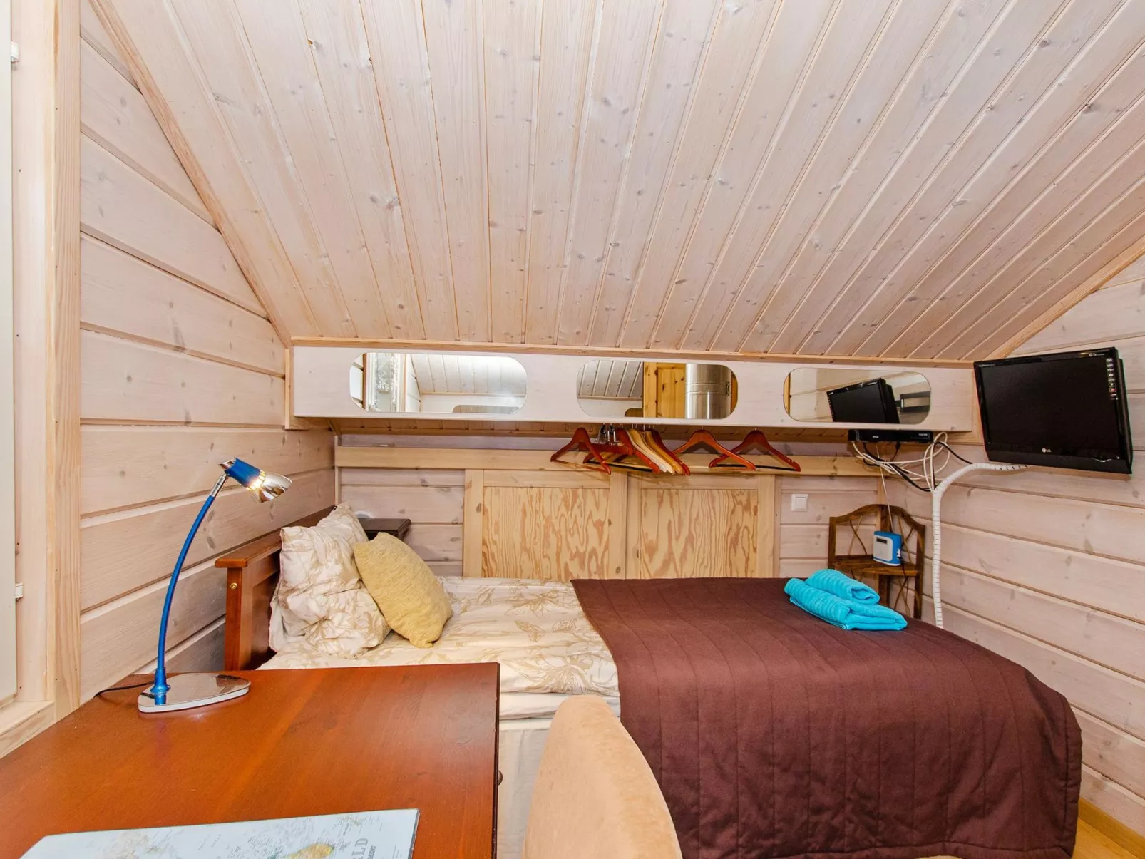 Otsopirtti, otso-Dedans