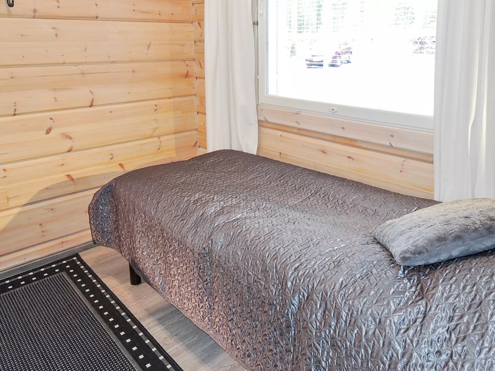 Nesterin helmi-Dedans