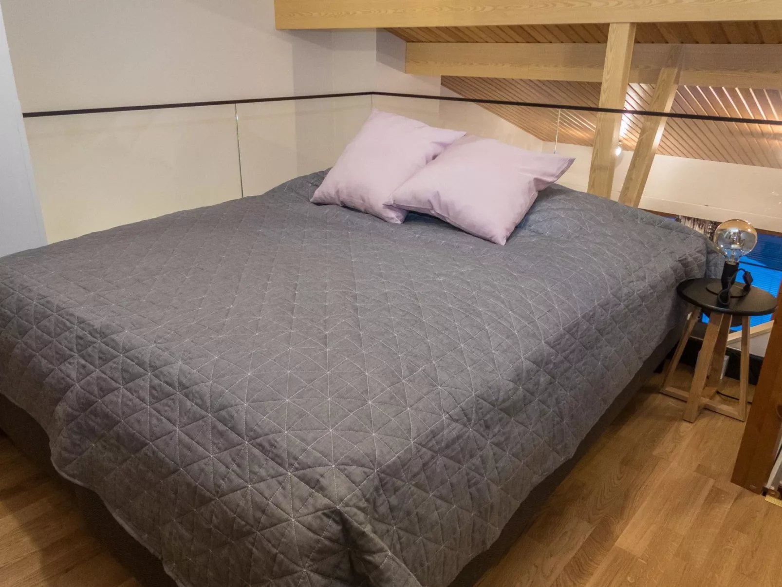 Karhunvartijan linna c24-Inside