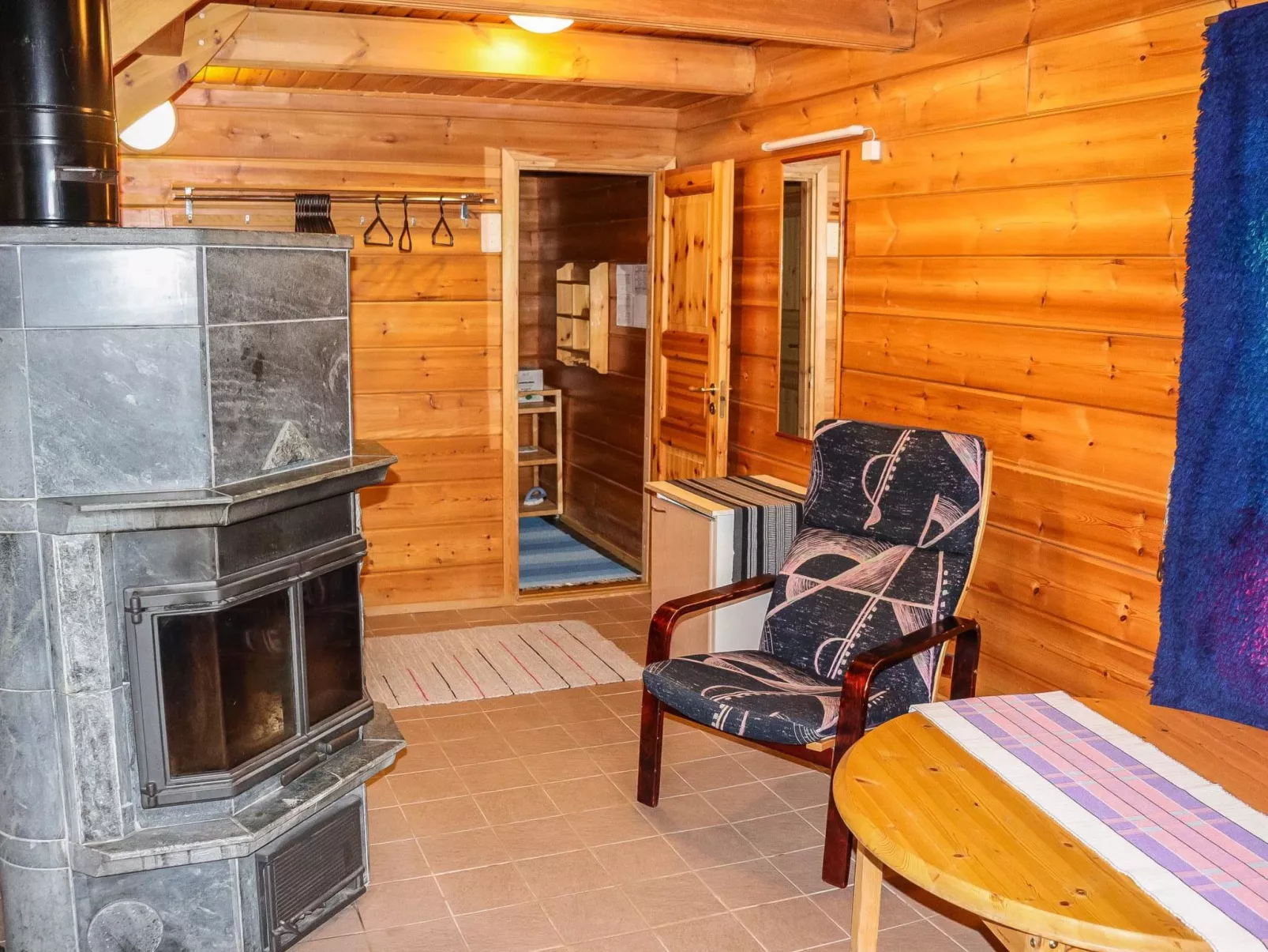 Hallanhelmi a paritalo-Dedans