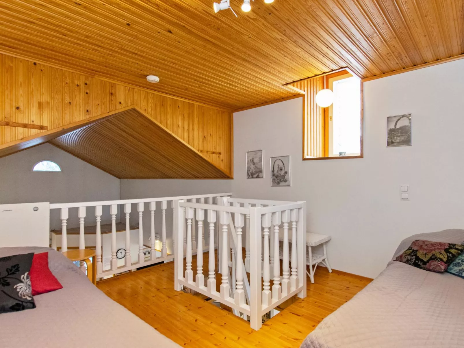 Hallantytär a1 paritalo-Dedans