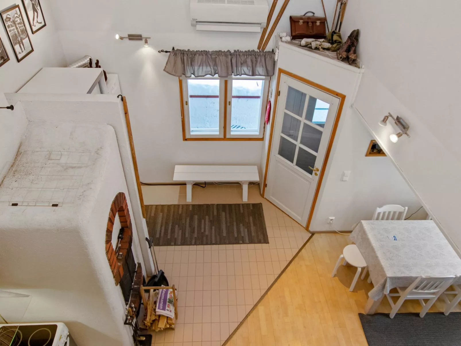 Hallantytär b3 paritalo-Inside