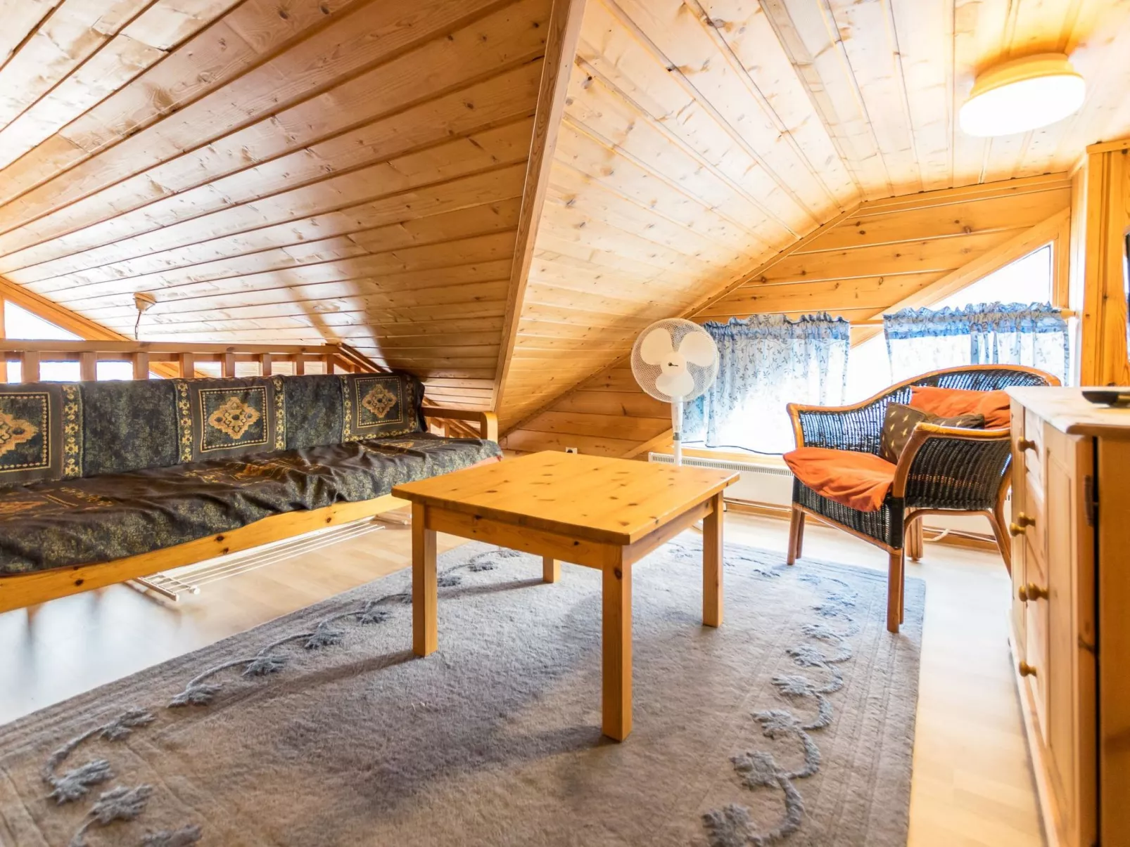 Lomaluola 5a paritalo-Dedans